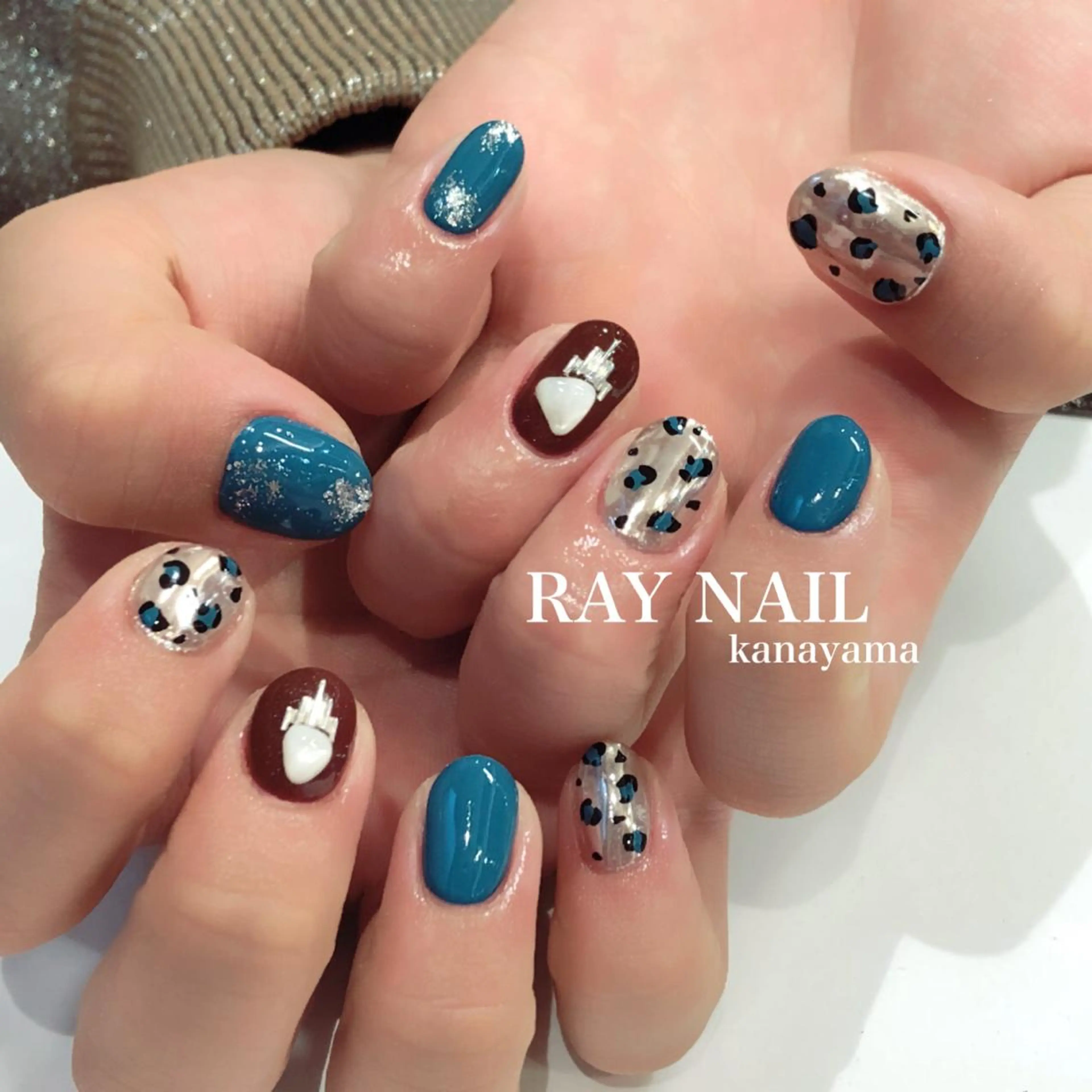 ネイル アニマル柄 ミラーネイル Arowa 伊田のネイルデザイン