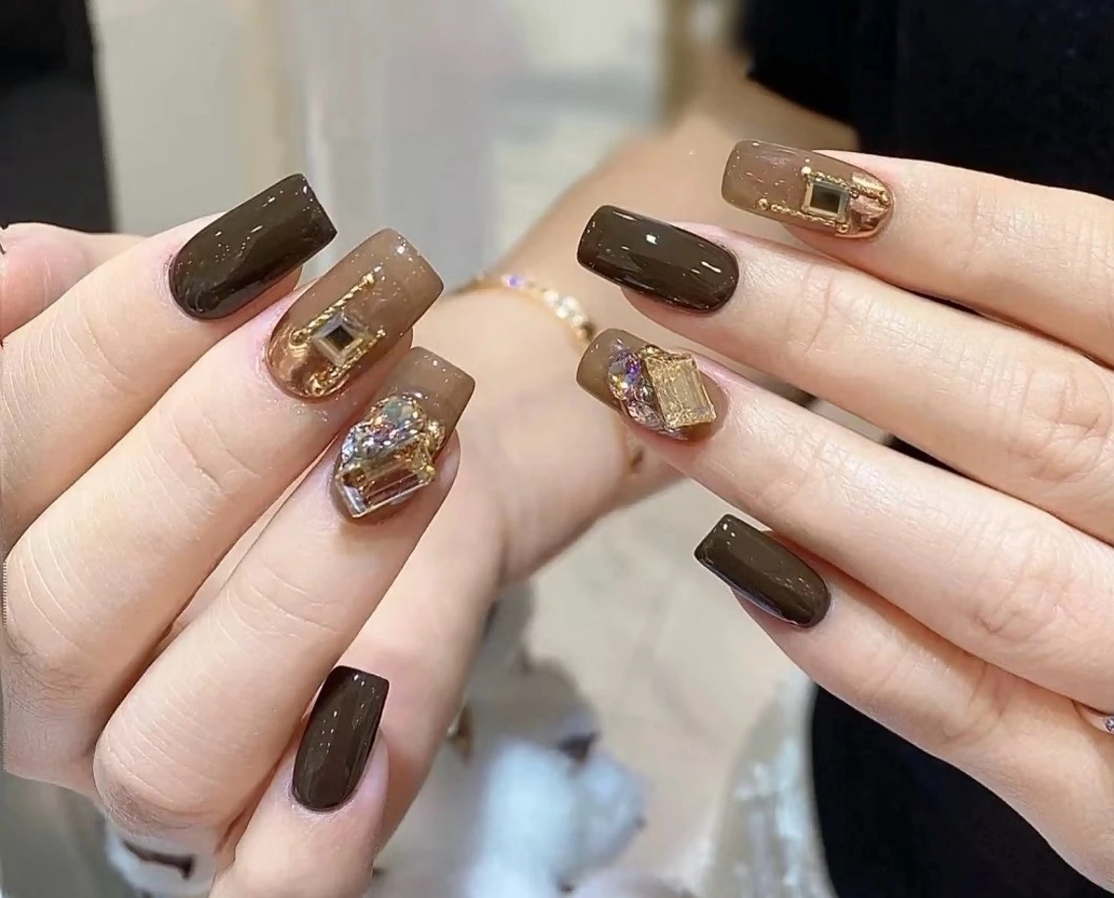 ネイル 高木 維麗絲のネイルデザイン