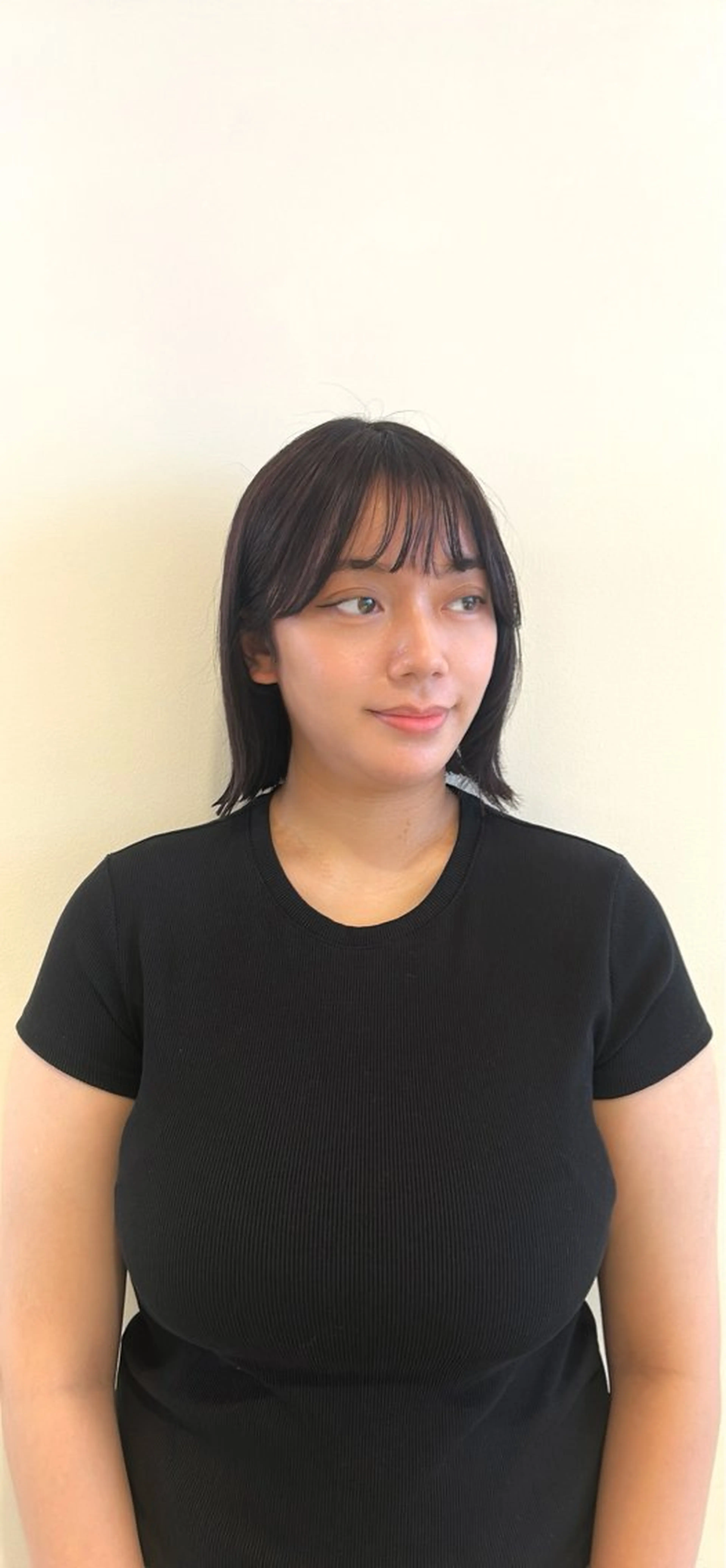 ミディアム 吉田 愛花のヘアスタイル