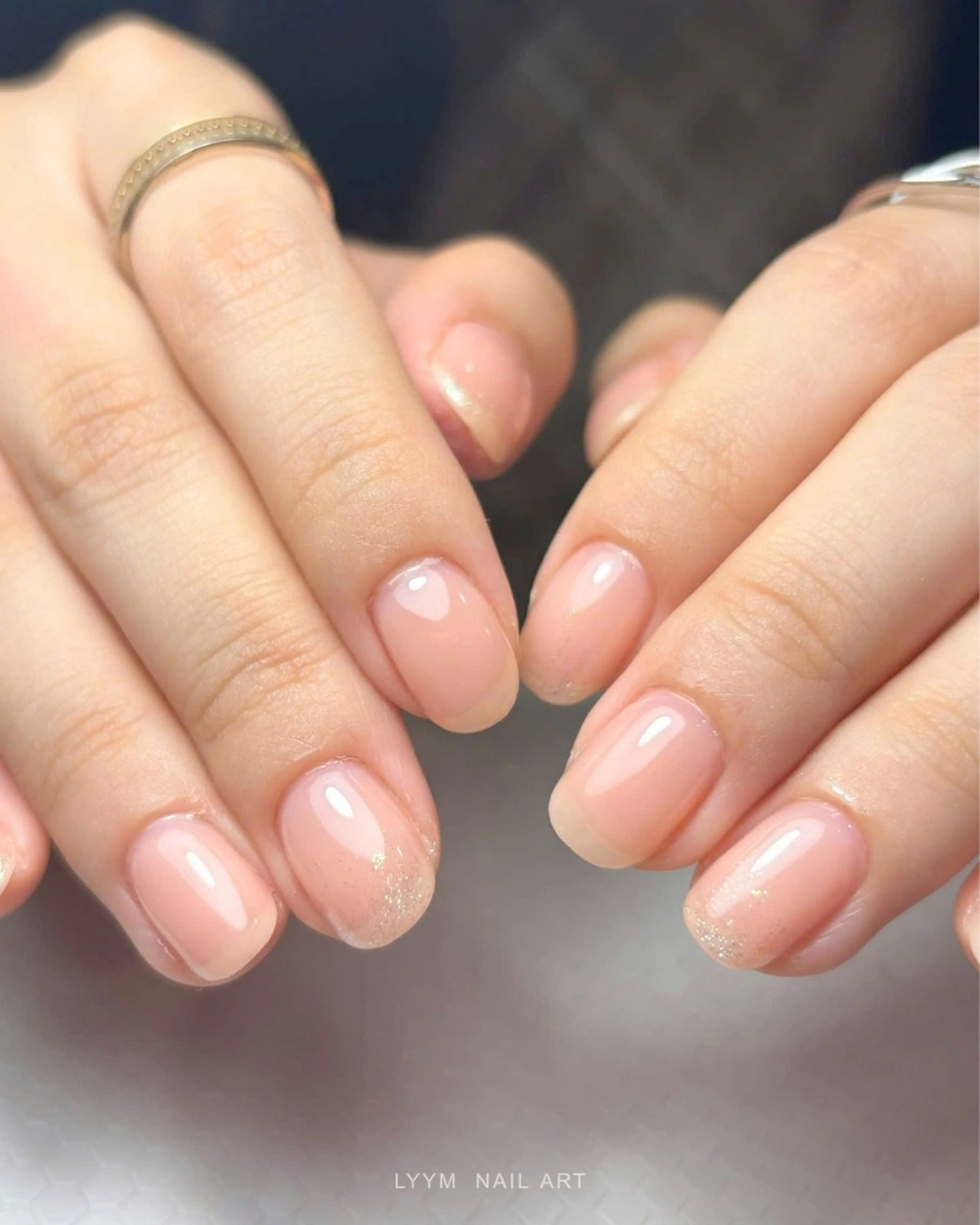 ネイル 韓国ネイル ラメ(グリッター) オフィスネイル ピンク シンプルネイル ハンドネイル LYYM Salonのネイルデザイン