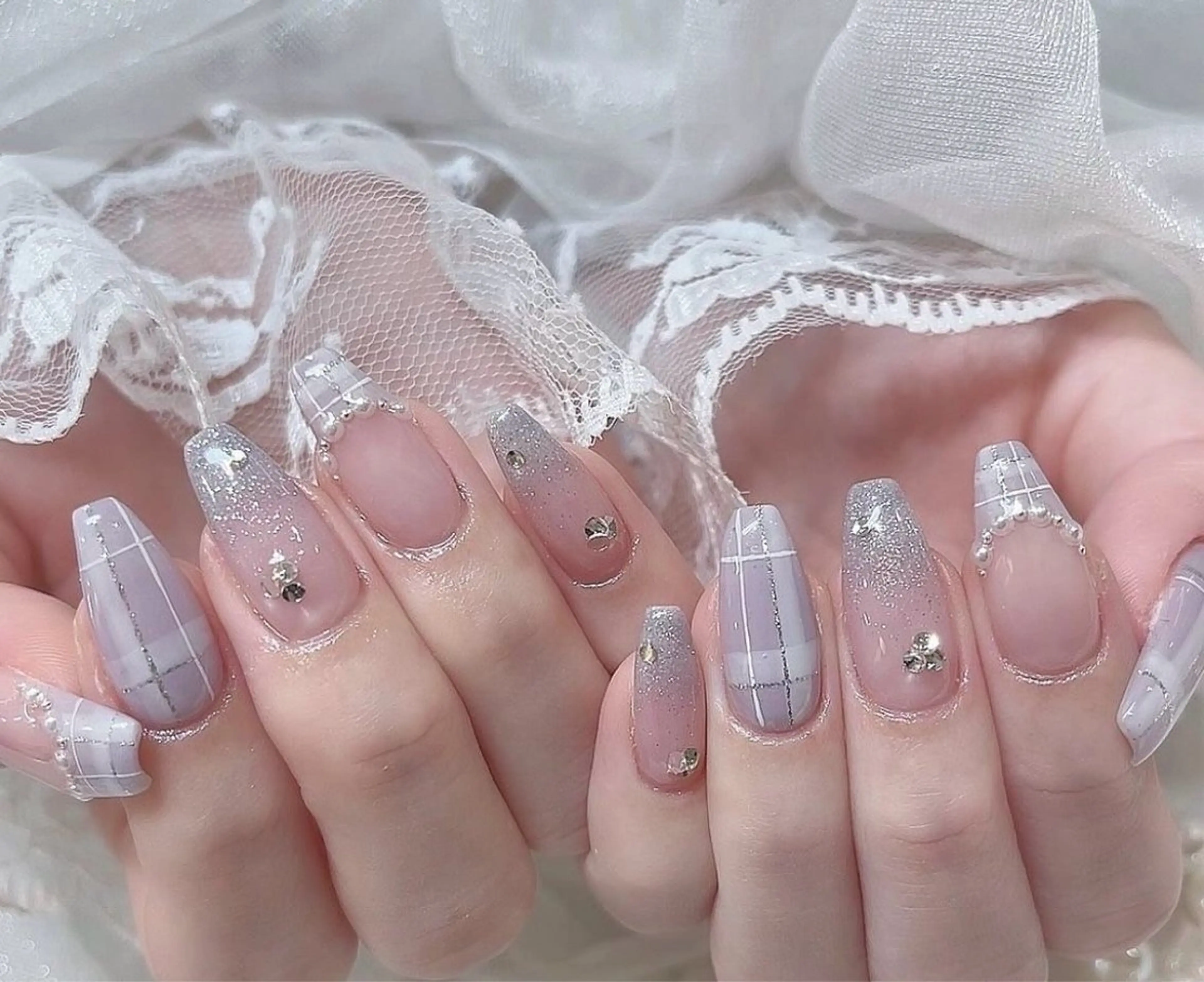 ネイル 長さ出し グラデーション 卒業式 キラキラネイル マグネットネイル Lee Nails チップ長さだし専門店のネイルデザイン