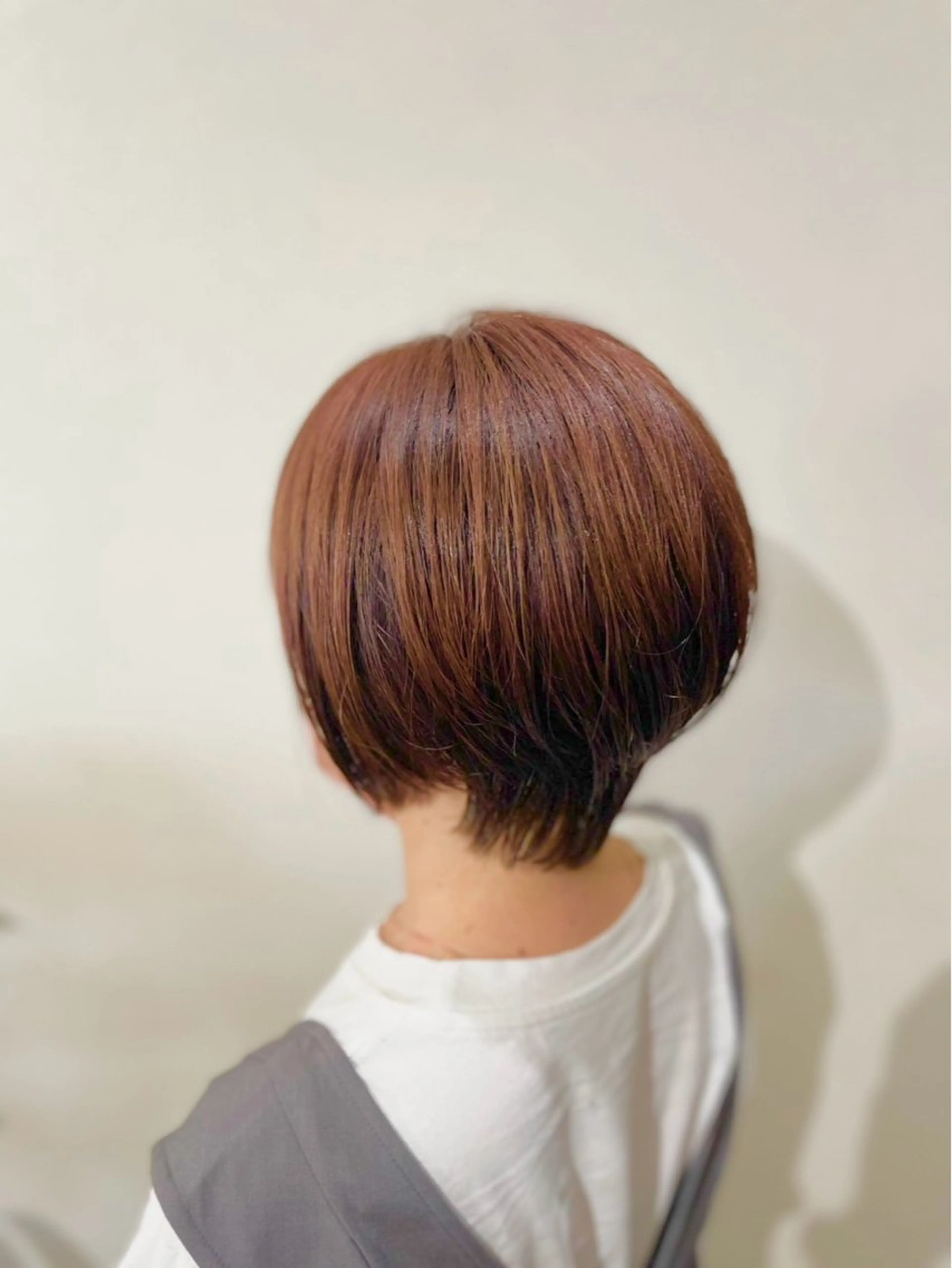 ショート くせ毛 ハイライト ショートヘア カット ヘアカラー トリートメント Re room.所属・Re room. 女性スタイリストのヘアスタイル