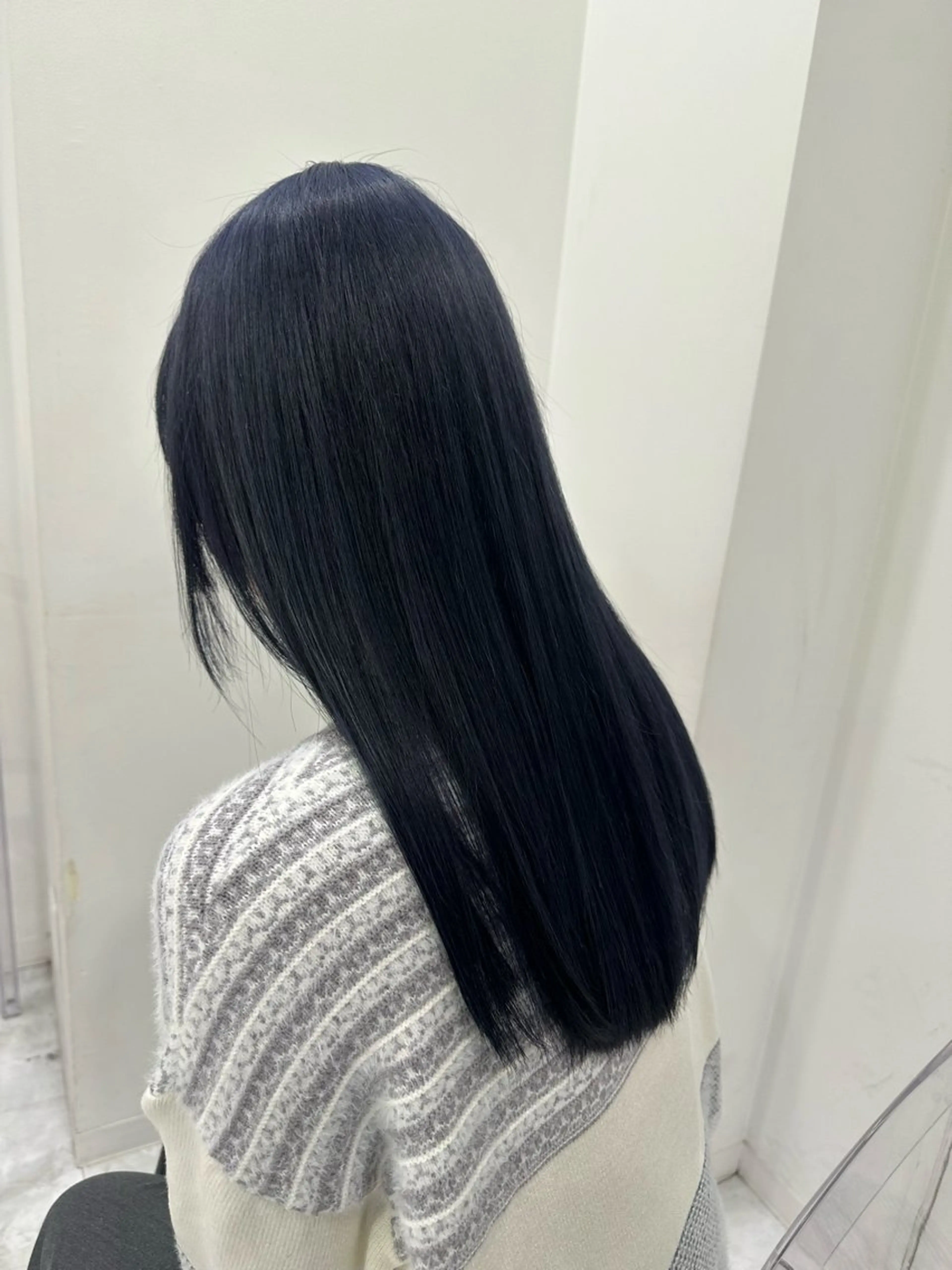 ロング カラー 黒髪 ブルーカラー ブルーブラック ヘアカラー トリートメント 渋谷/透明感カラー /半個室/こうめいのヘアスタイル