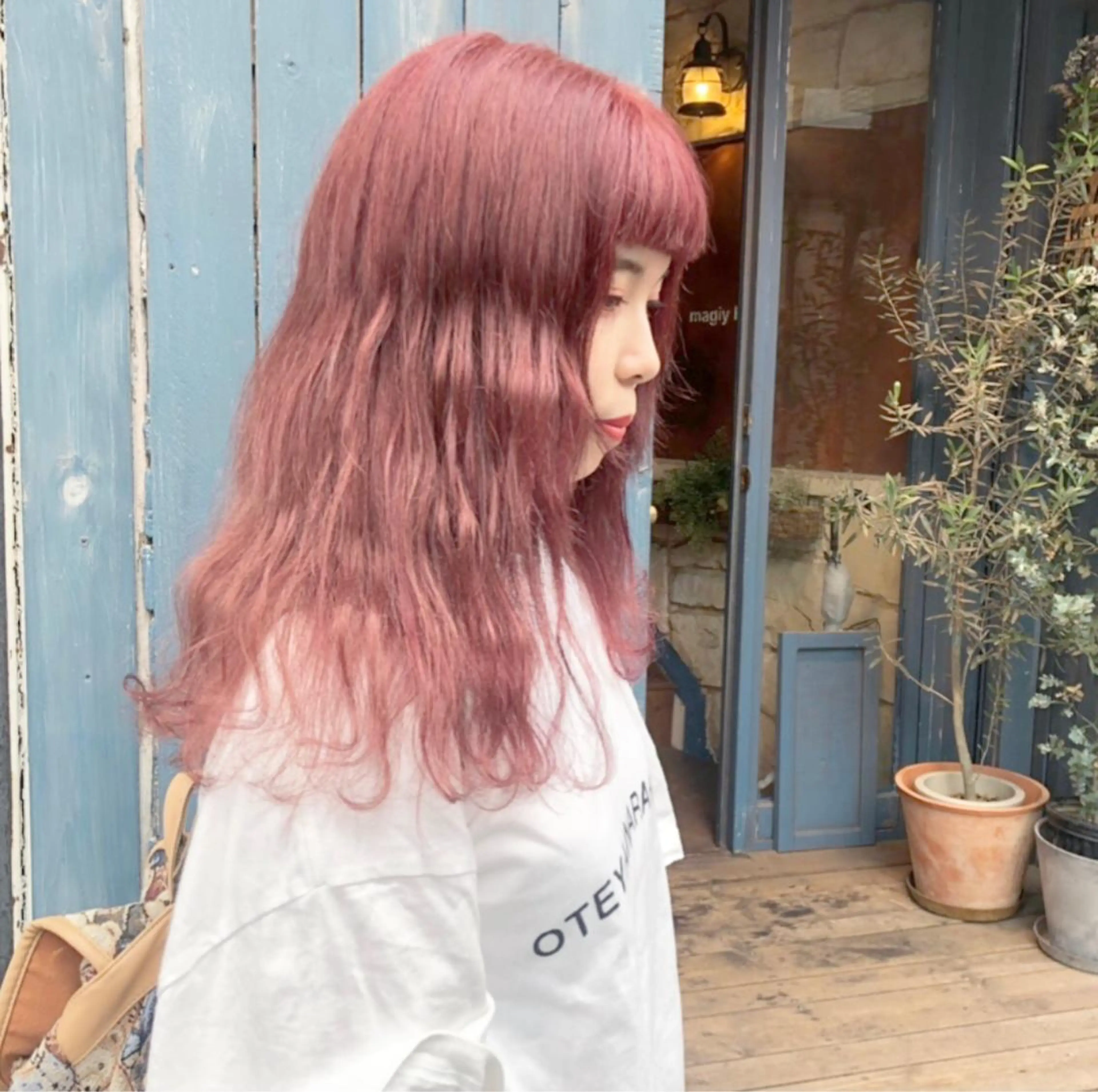 ロング カラー ブリーチ、パーマ 西部笑のヘアスタイル