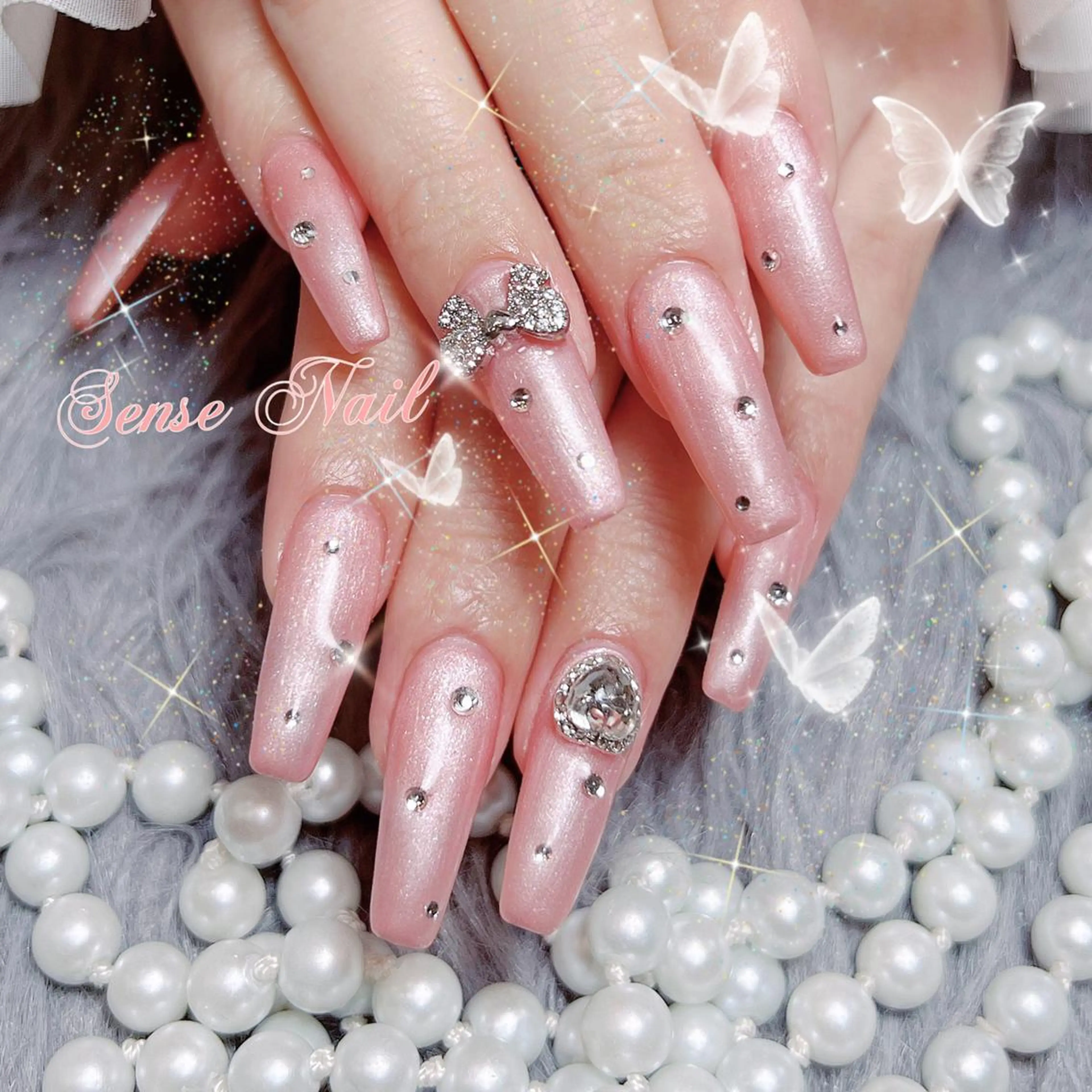 ネイル Queening 🦋のネイルデザイン