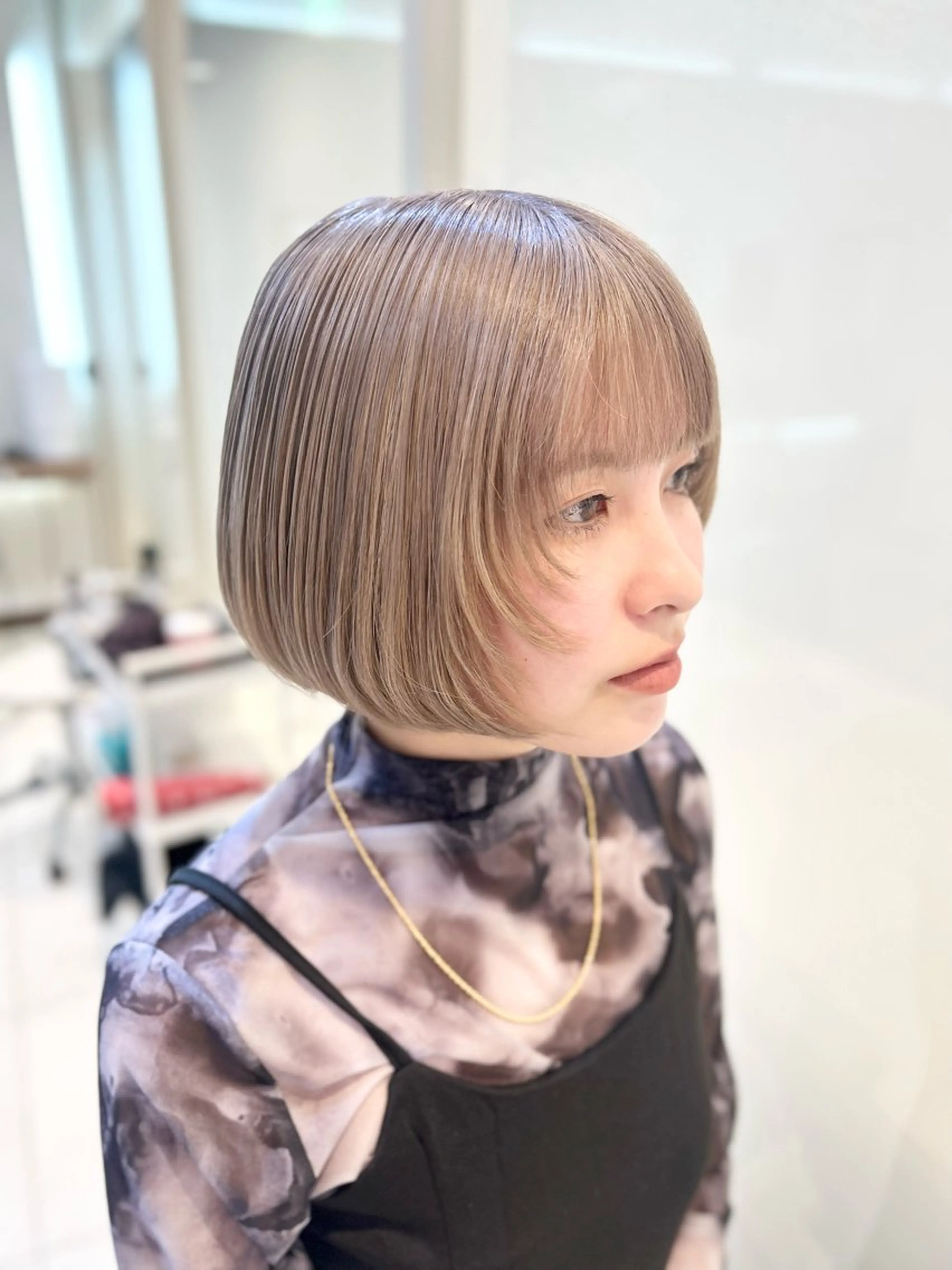 ショート カラー ヘアカラー トリートメント 艶質改善/縮毛矯正 ササキナツミのヘアスタイル