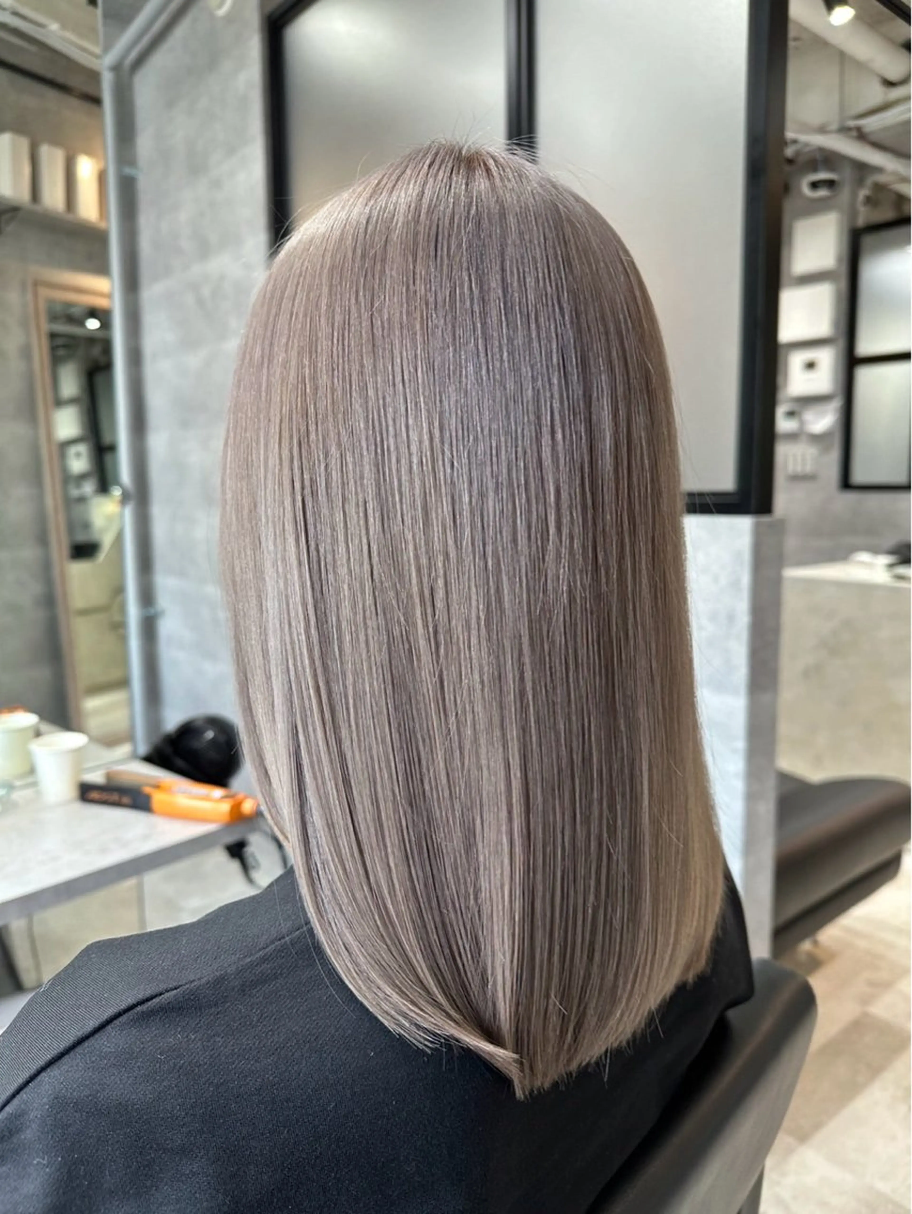 セミロング カラー 川浪 ほほみのヘアスタイル