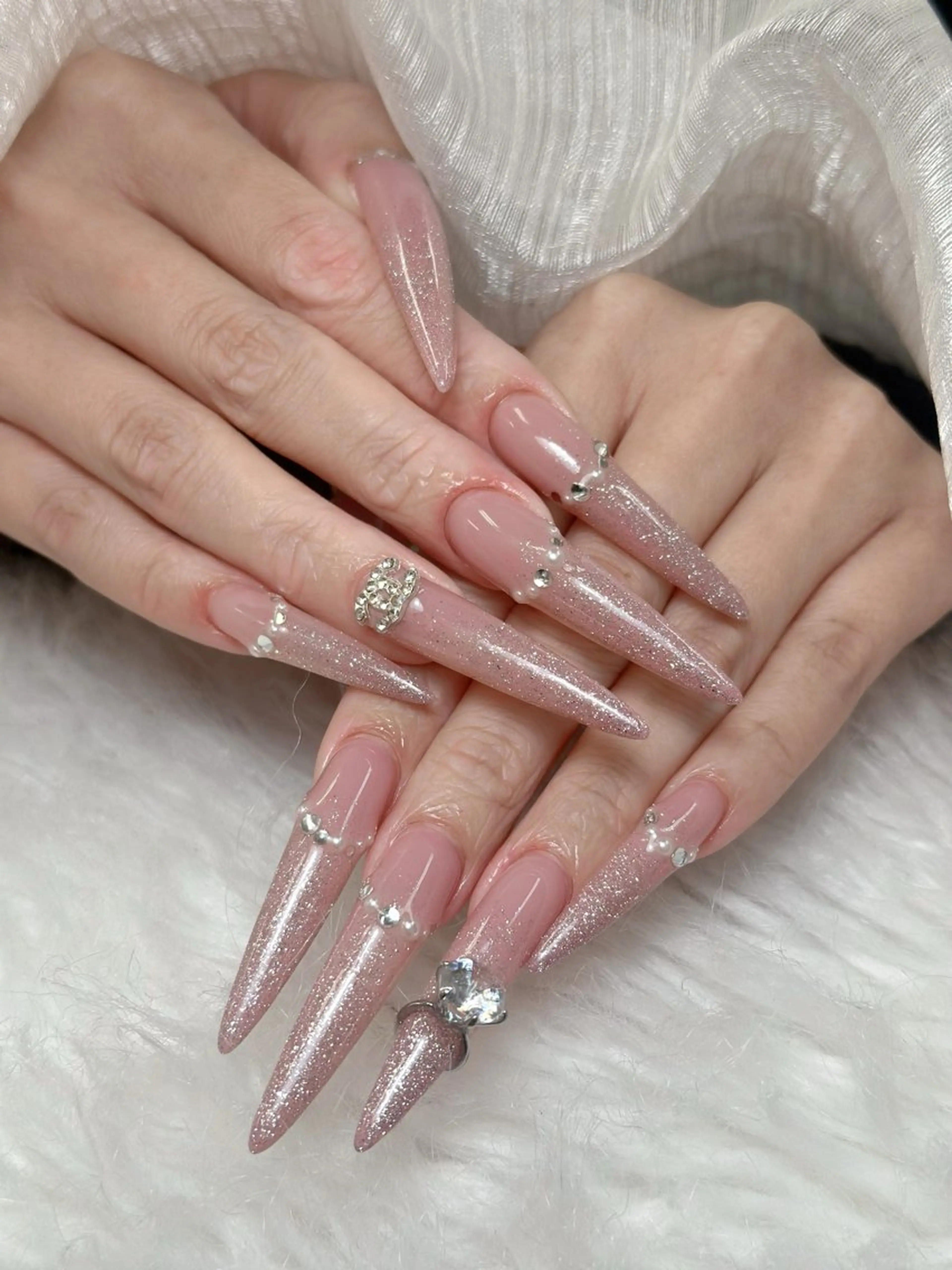 ネイル アートネイル ジェルネイル ニュアンスネイル シンプルネイル ネイルチップ ハンドネイル Nienail_ Luxeのネイルデザイン