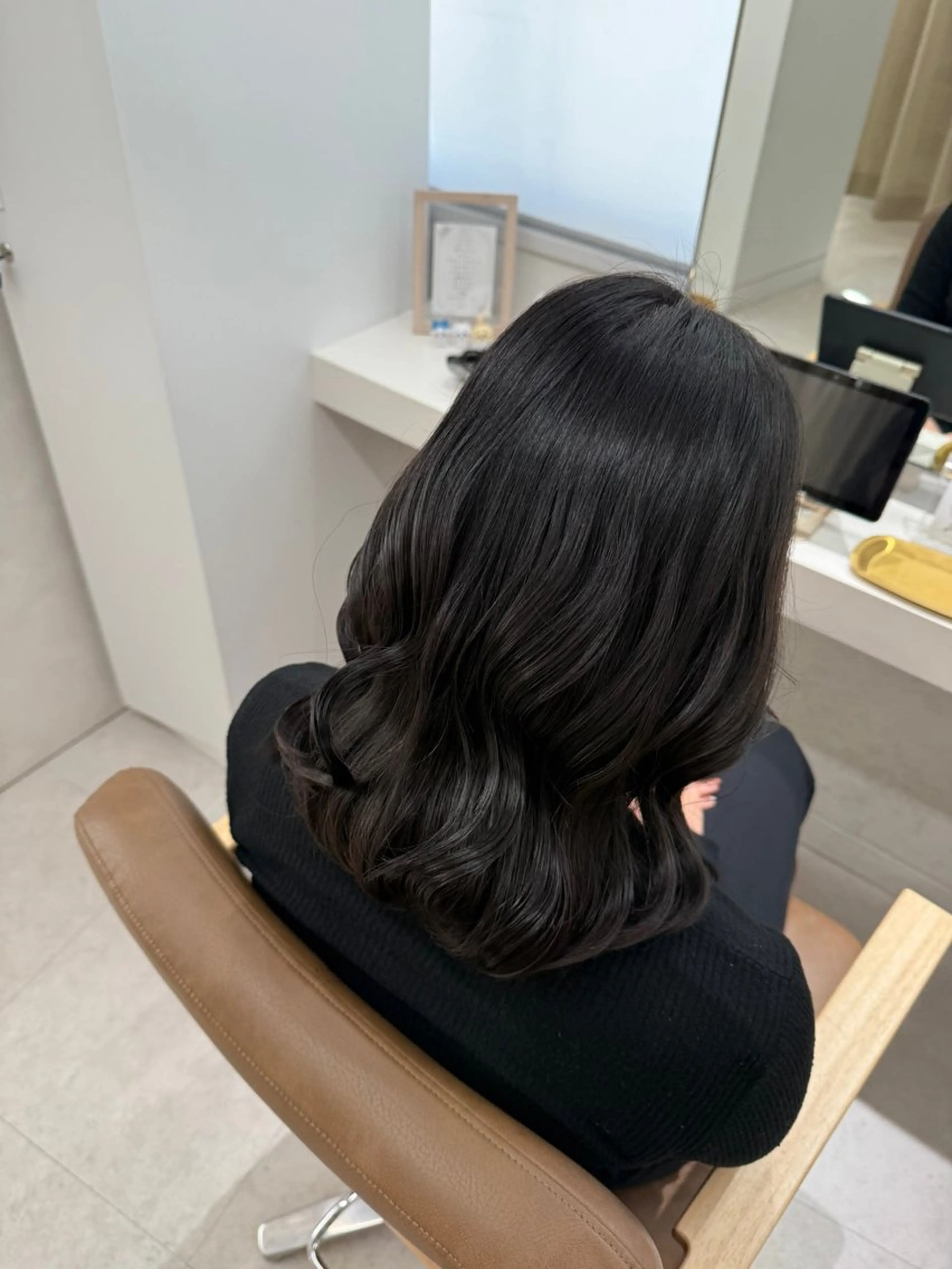 ミディアム カラー SLASHスラッシュ 小西結奈のヘアスタイル