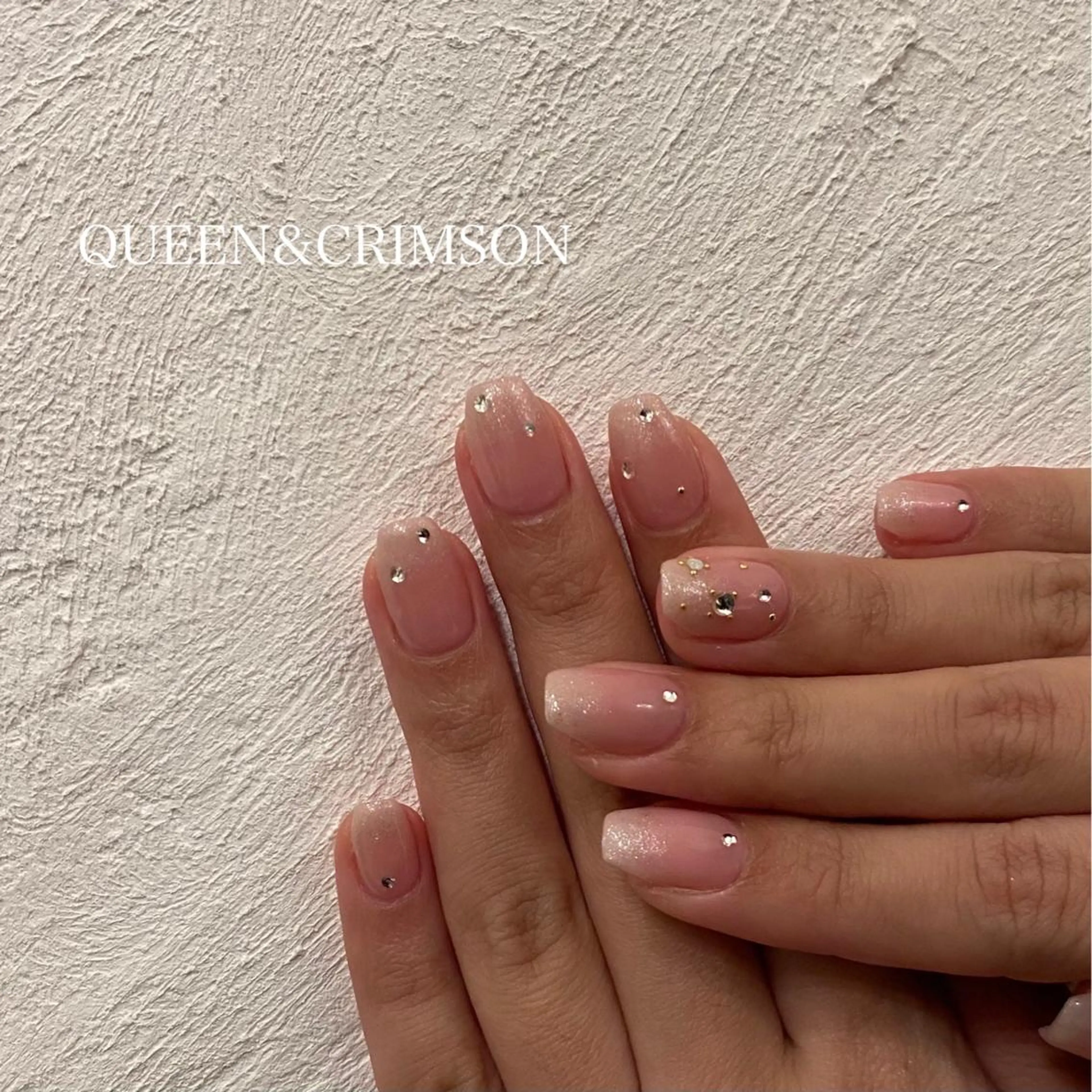 ネイル グラデーション ネイル&アイ　QUEEN&CRIMSON所属・眉WAX/ピーリング ホワイトニングの眉毛・アイブロウイメージ