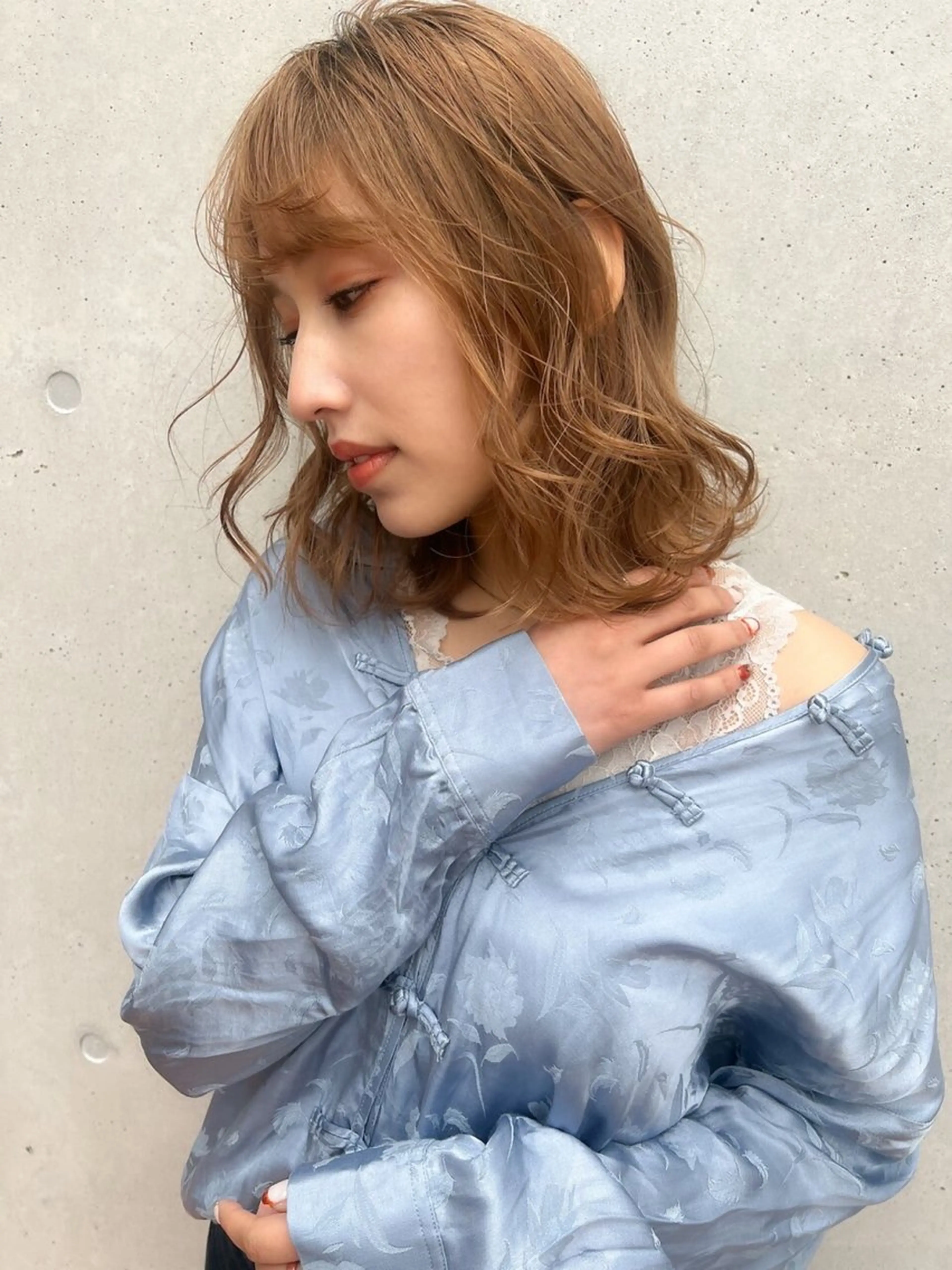 ミディアム カラー アディクシーカラー バレイヤージュ ブリーチ ケアブリーチ 透明感カラー カット ヘアカラー Grow by NYNY 打越裕樹のヘアスタイル