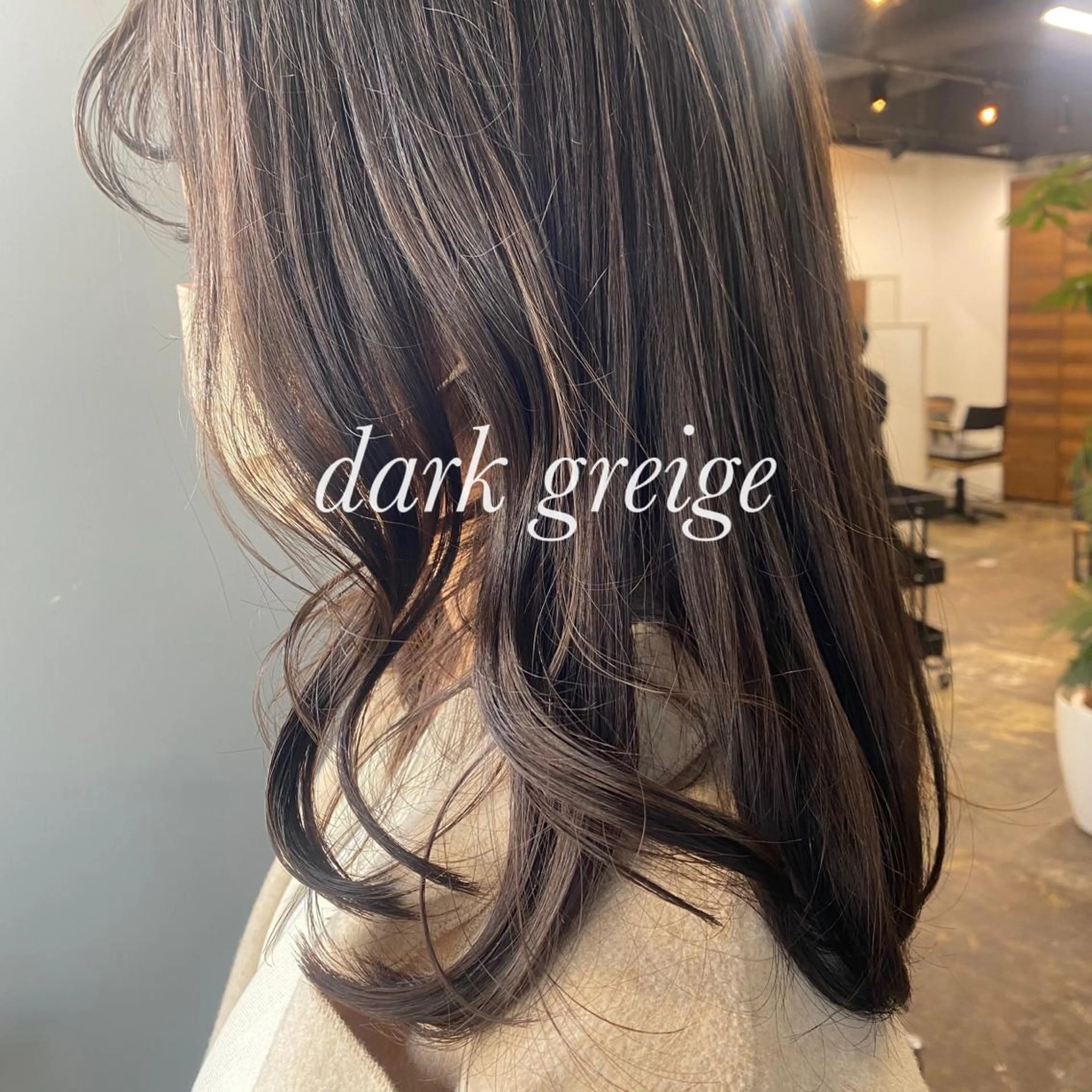 セミロング カラー MIYU 原宿 透明感カラーのヘアスタイル