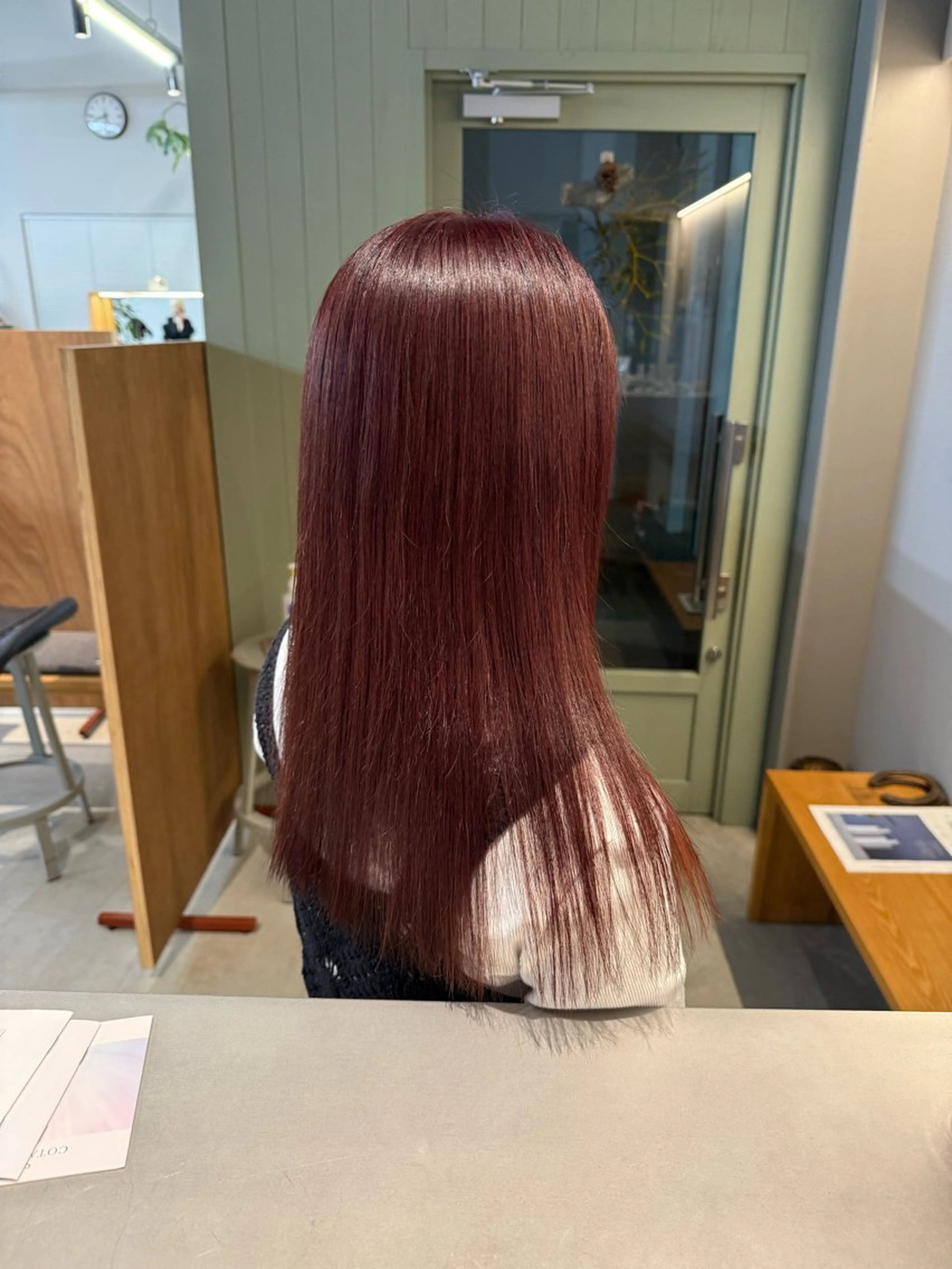 ロング カラー 島田 果央のヘアスタイル