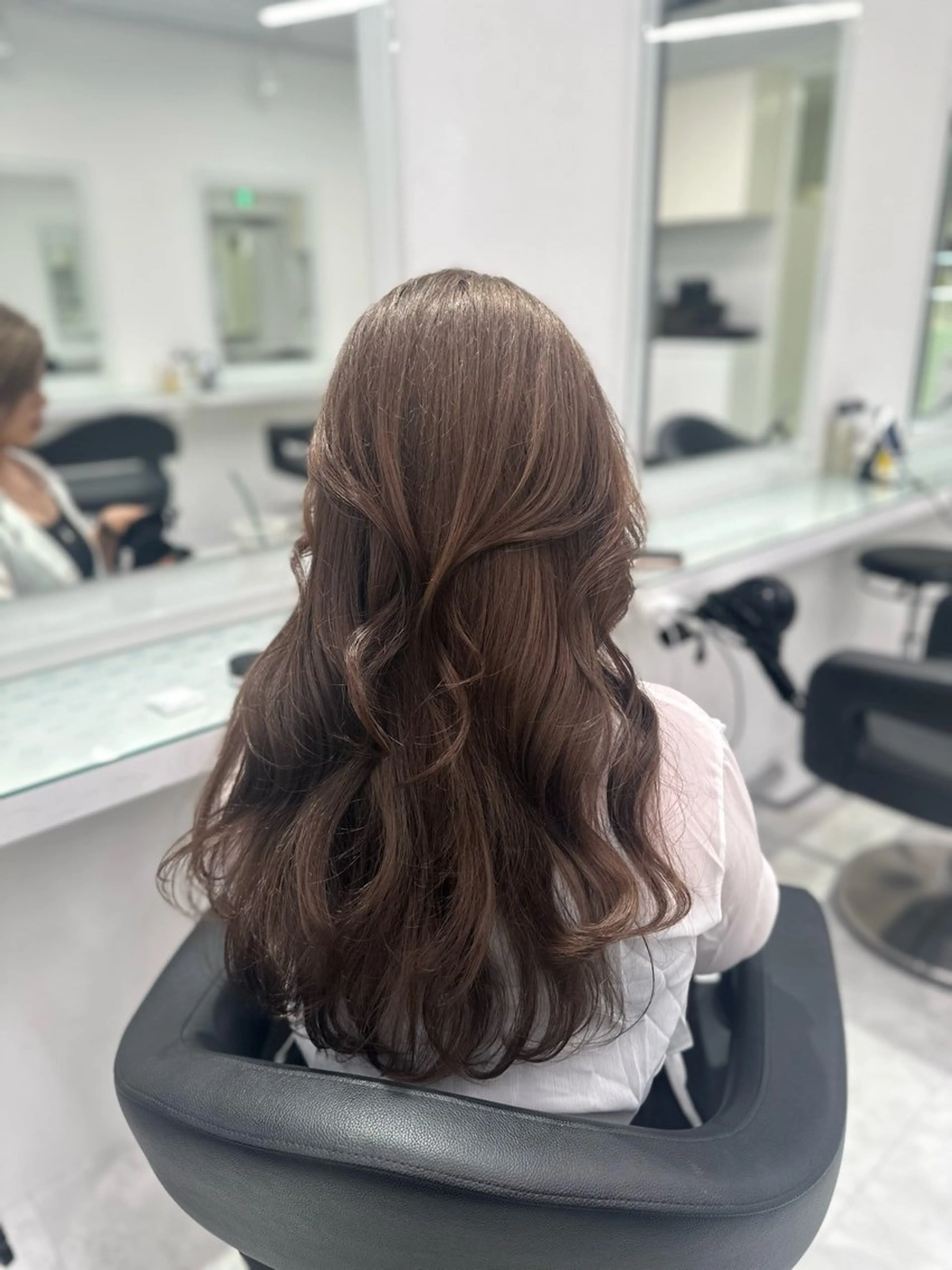 ロング カラー ヘアカラー トリートメント ヘッドスパ ヘアセット ❄最強かわいいカラー ❄️MINA❄️のヘアスタイル