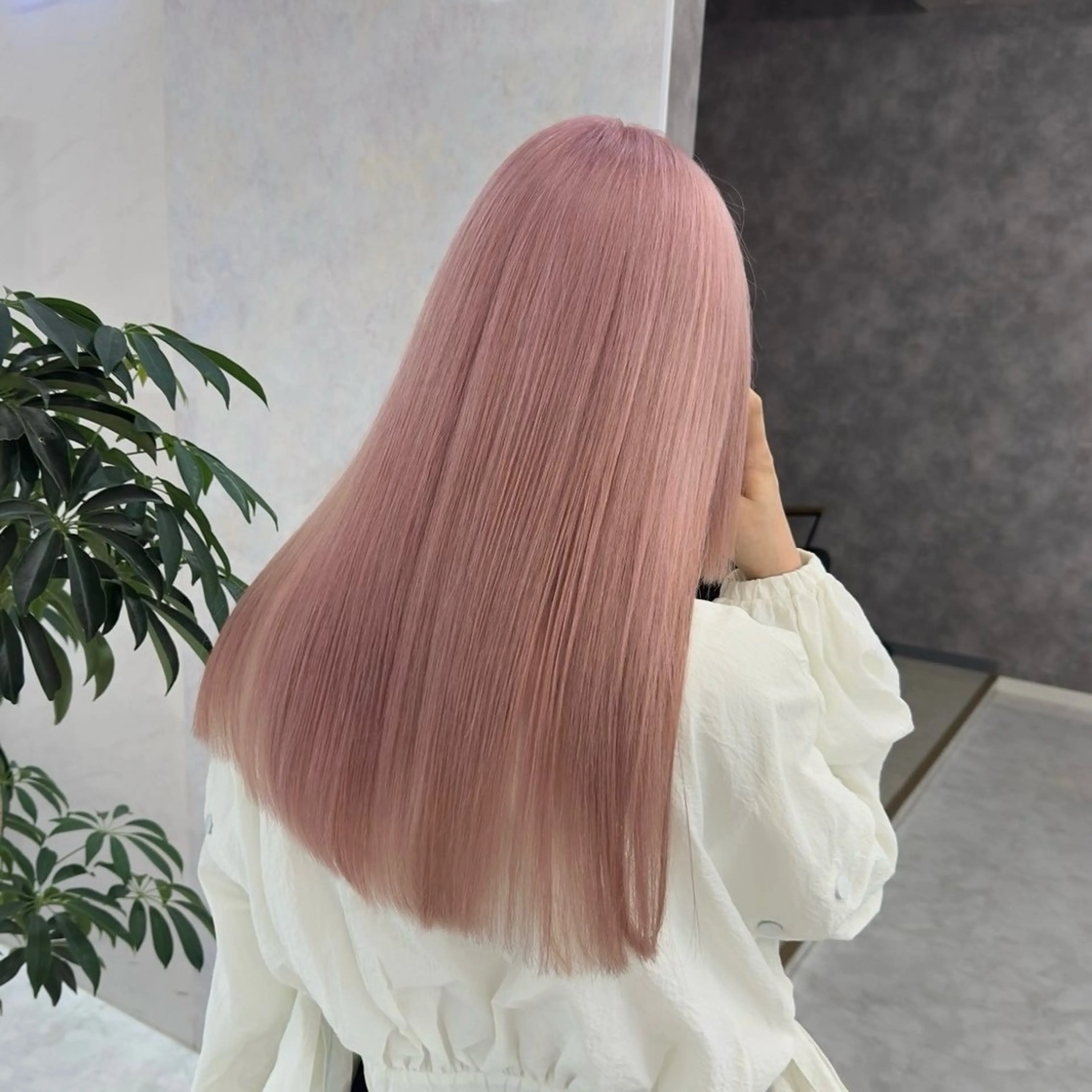 ロング ロング ヘアカラー トリートメント 💎艶々ハイトーン MOE💍🤍のヘアスタイル