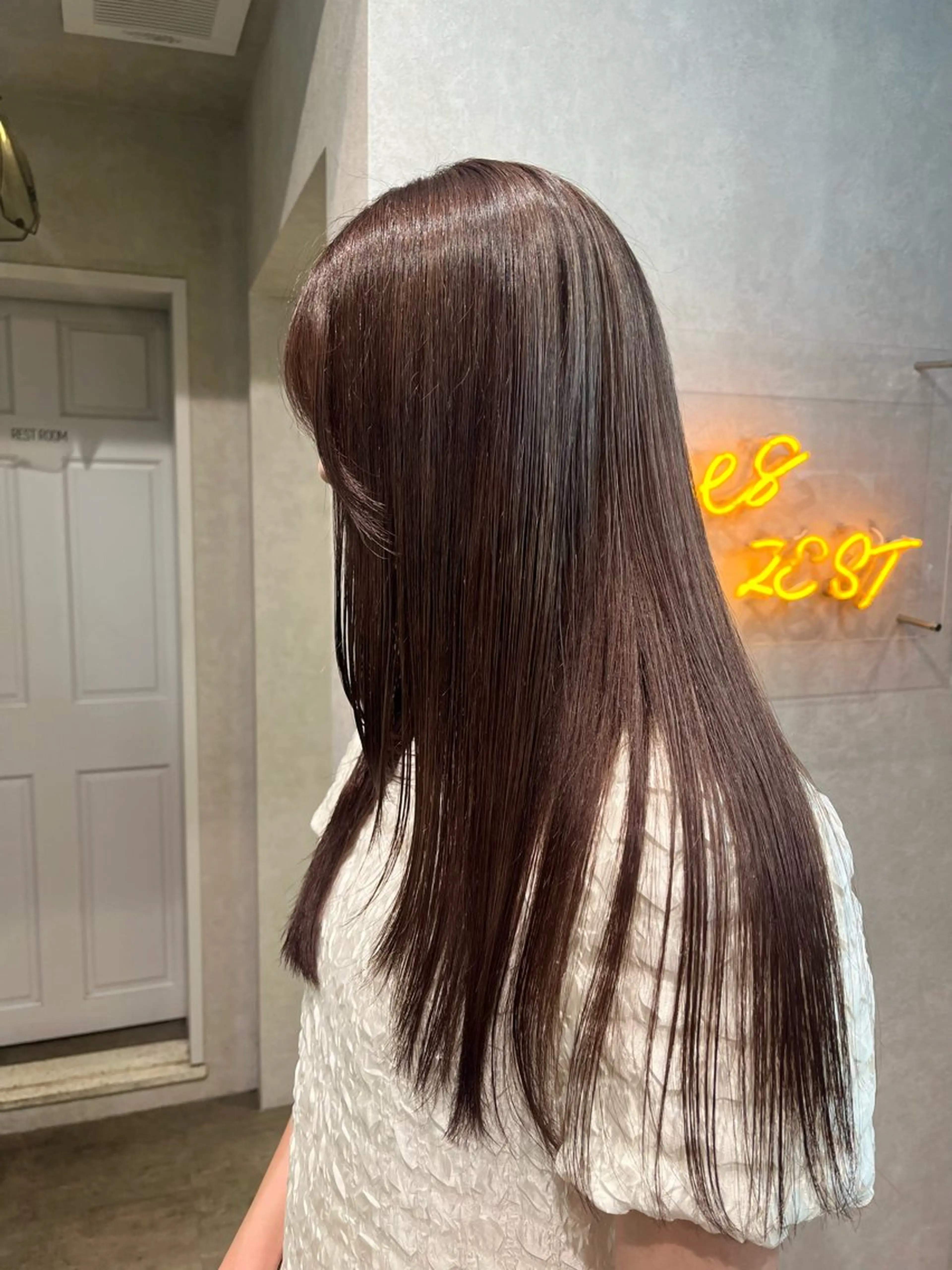 ロング カラー ブラウンカラー チョコレートブラウン ヘアカラー 艶ハイトーン/ 輝保🤍✨のヘアスタイル