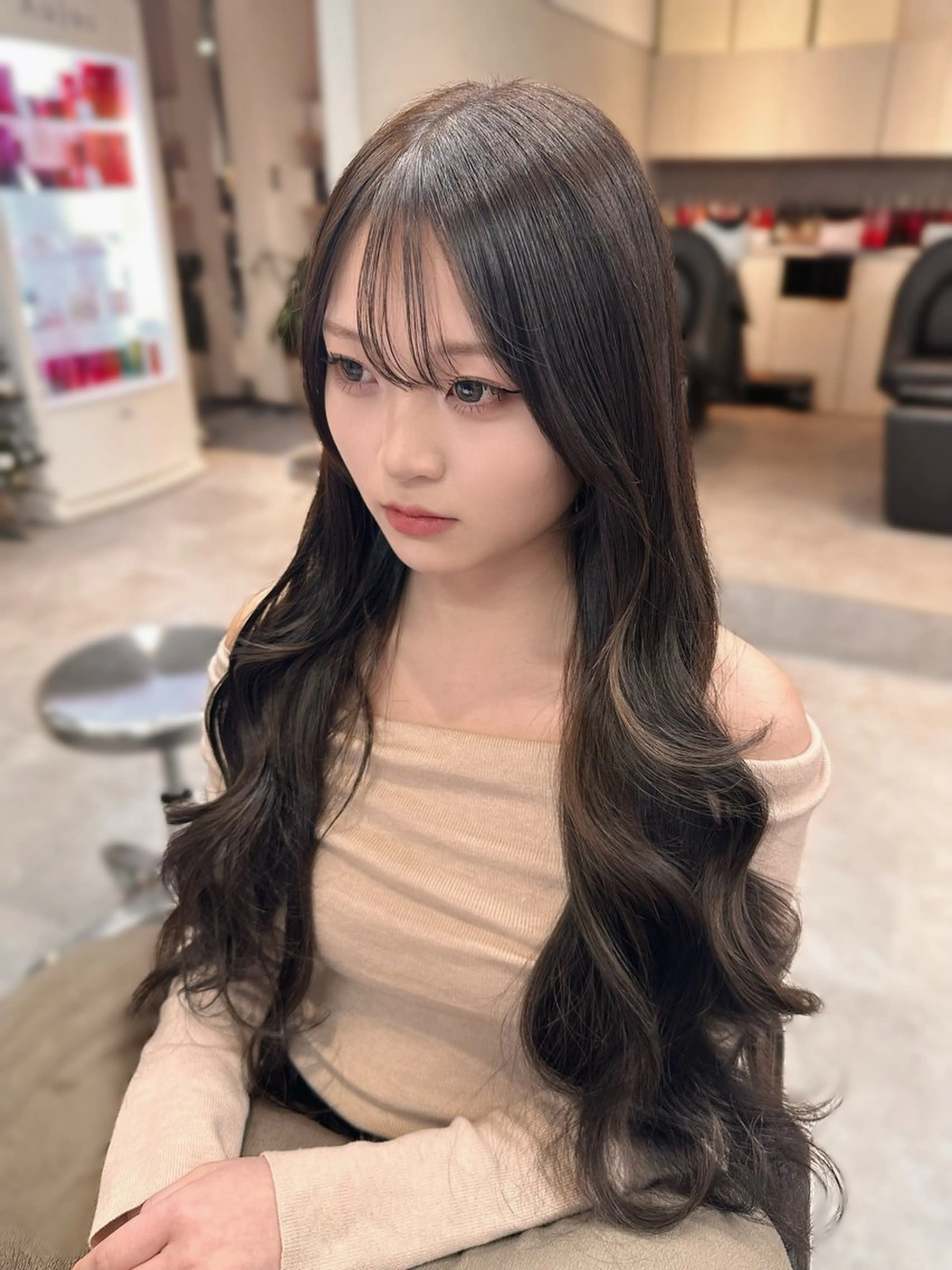 ロング ヘアカラー トリートメント 透明感カラー🩵 レイヤーカット/韓国のヘアスタイル