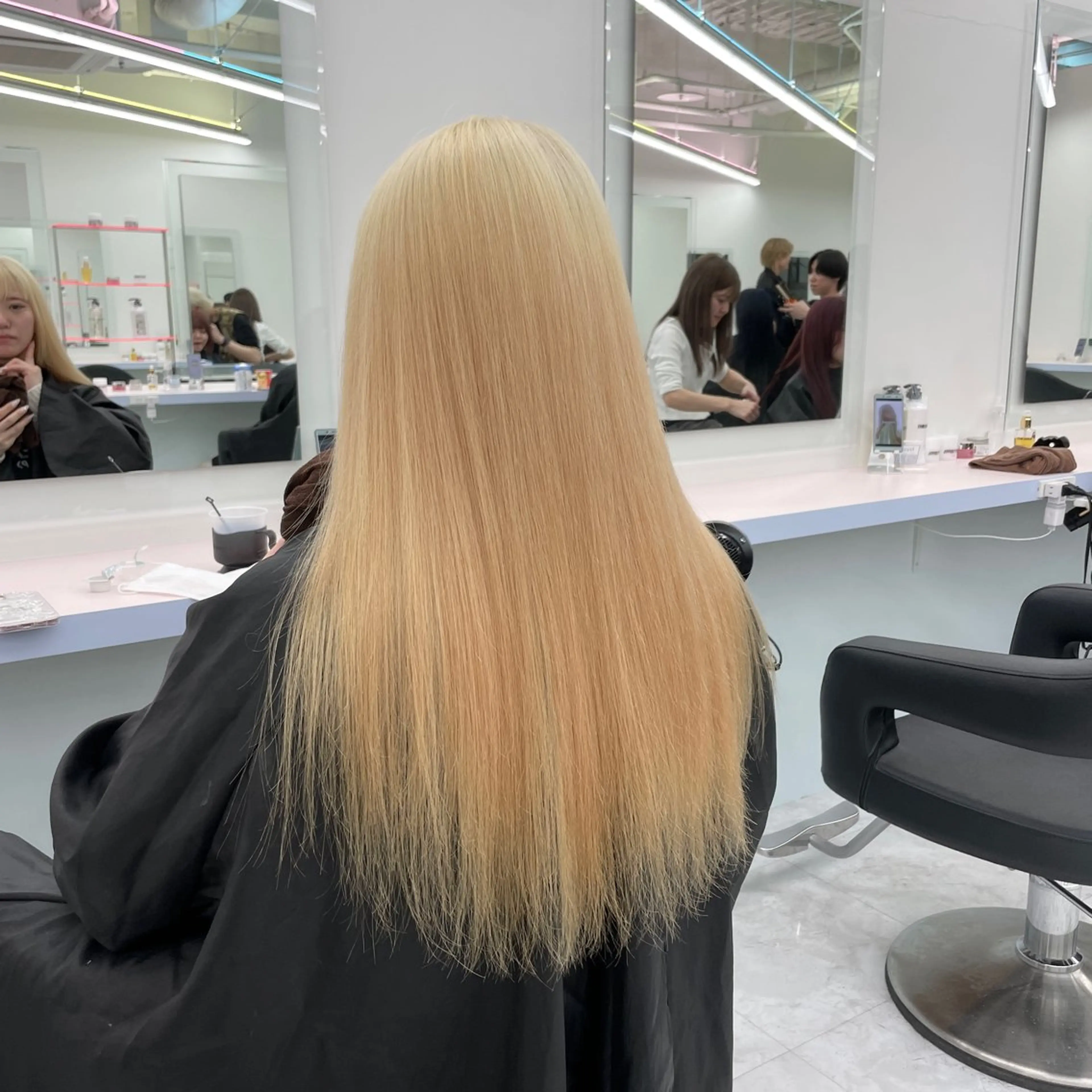 ロング ヘアカラー トリートメント SALOWIN札幌大通店所属・‎🤍札幌ハイトーン 🤍シンゴのヘアスタイル