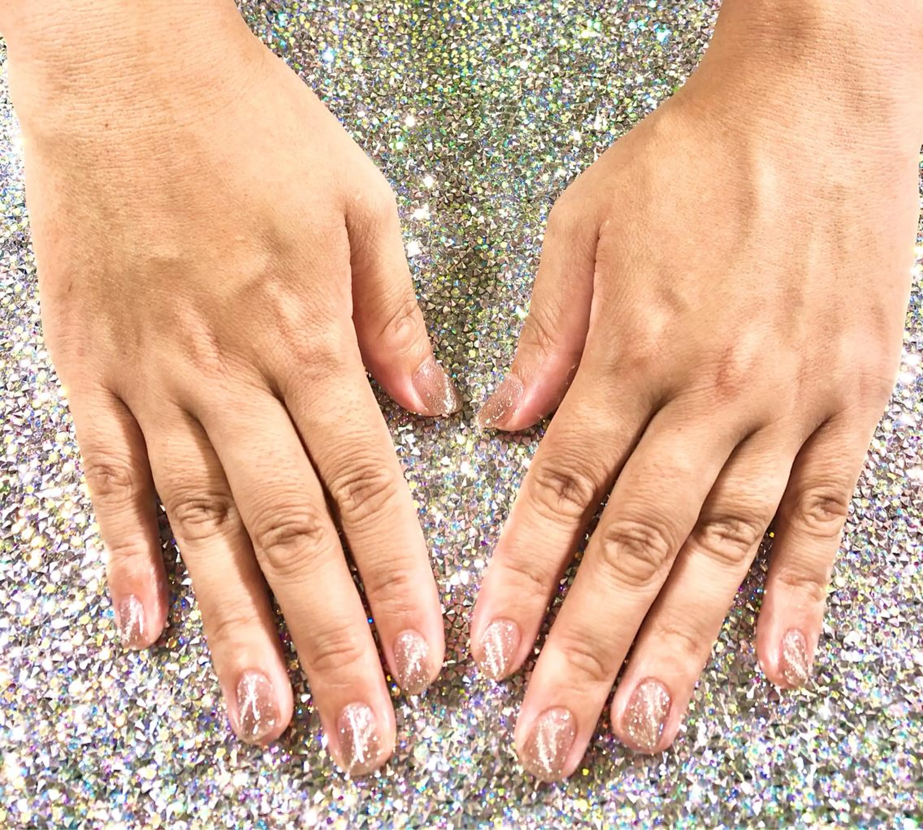 ネイル ゴールド ラメ(グリッター) マグネットネイル ハンドネイル Tairacchi タイラッチのエステ・リラクイメージ