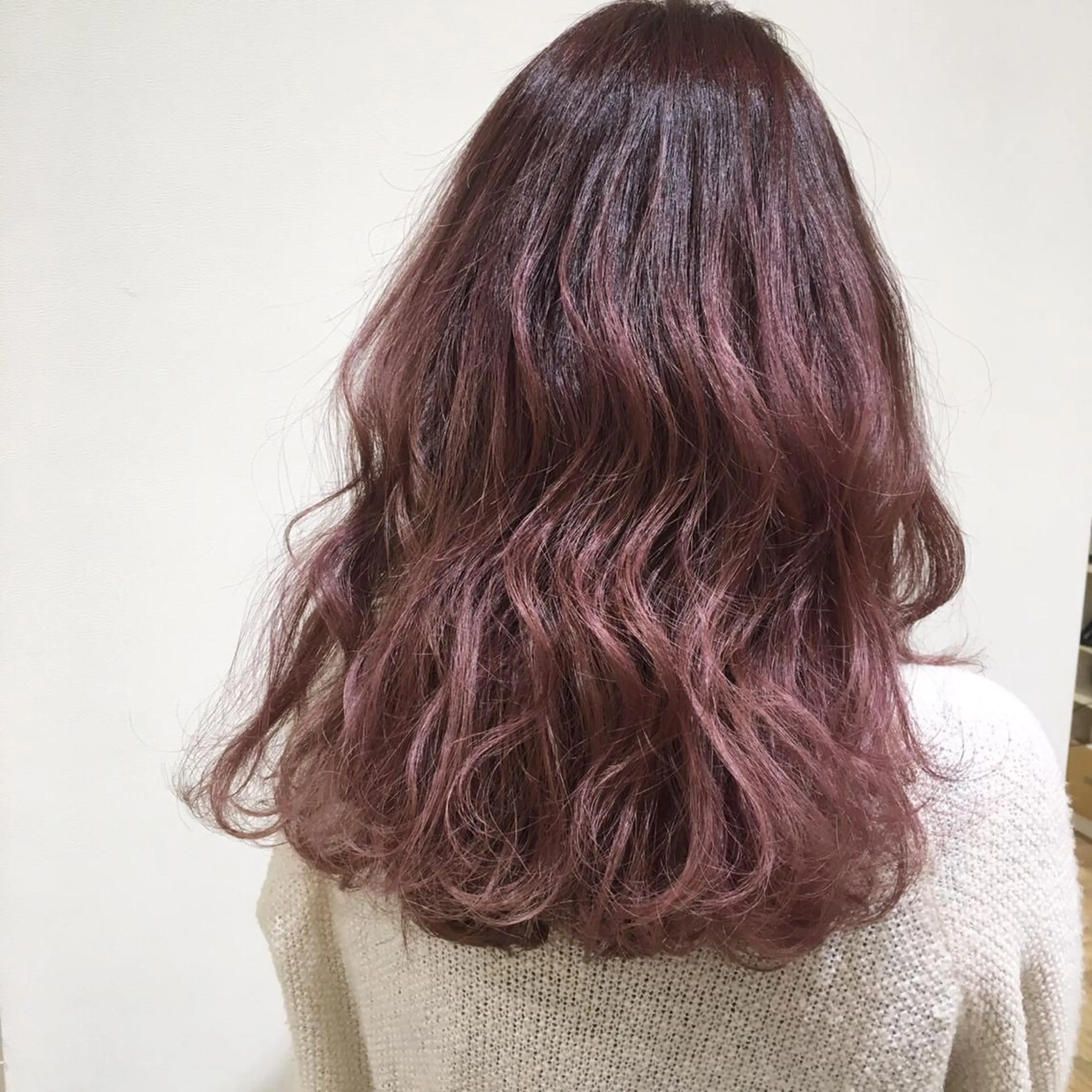 カラー 植田 菜月のヘアスタイル