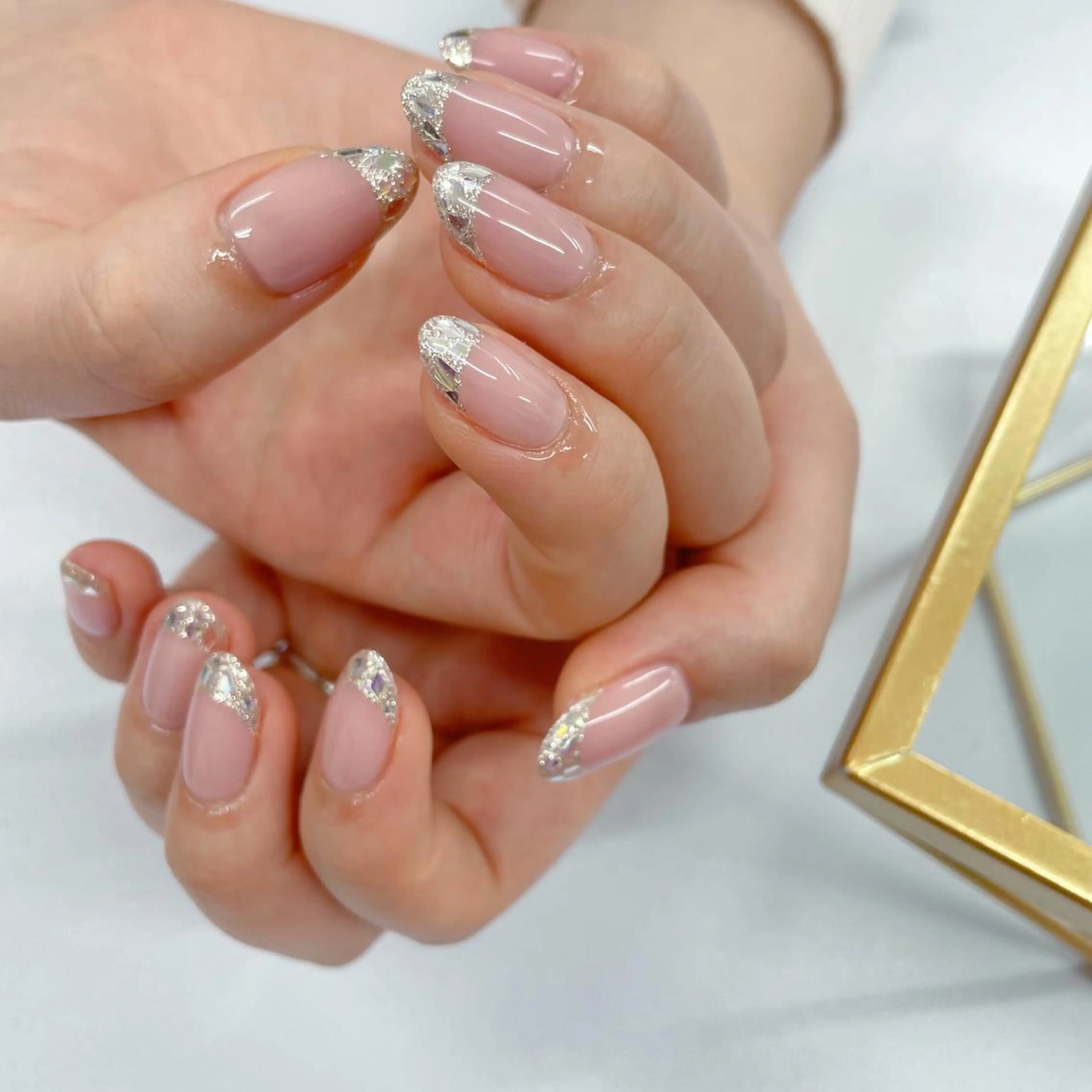 ネイル フレンチネイル ガラスフレンチ NAIL SALON le'ana所属・NAIL SALON le'anaのネイルデザイン