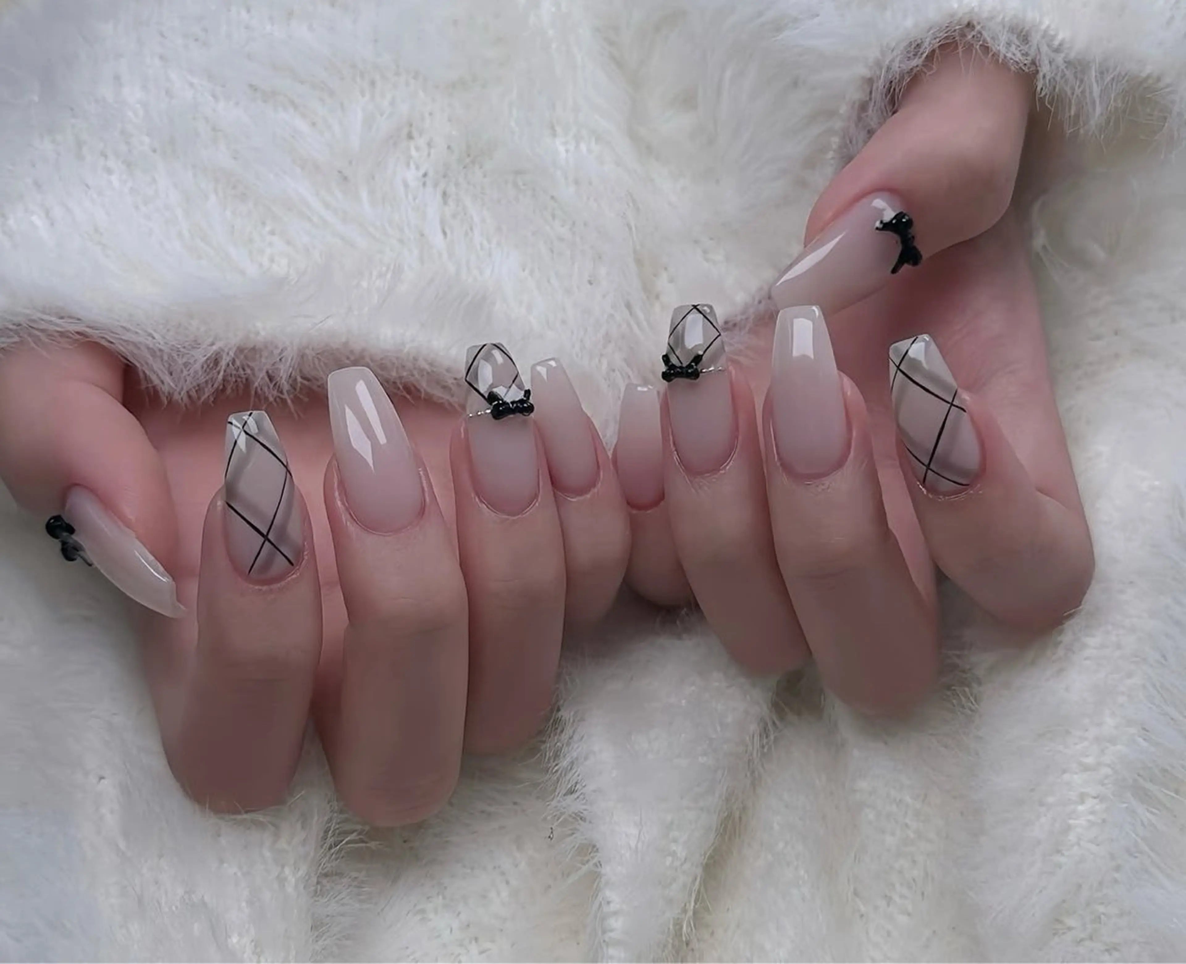 ネイル ハンドネイル 🎀PG🩵 ネイルサロンのネイルデザイン