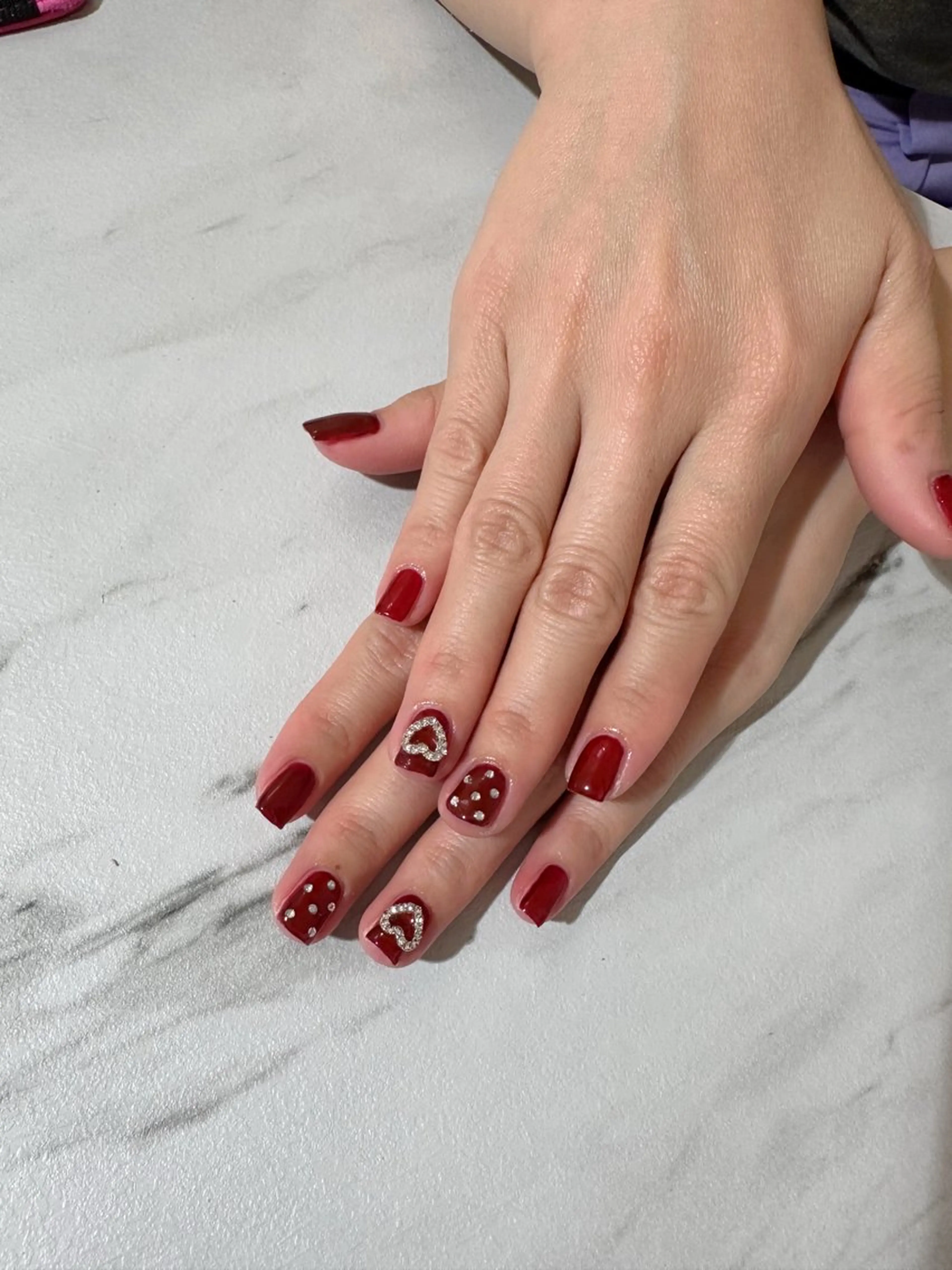 ネイル ワンカラーネイル ストーンネイル ハンドネイル NAIL SALON LUEURのネイルデザイン