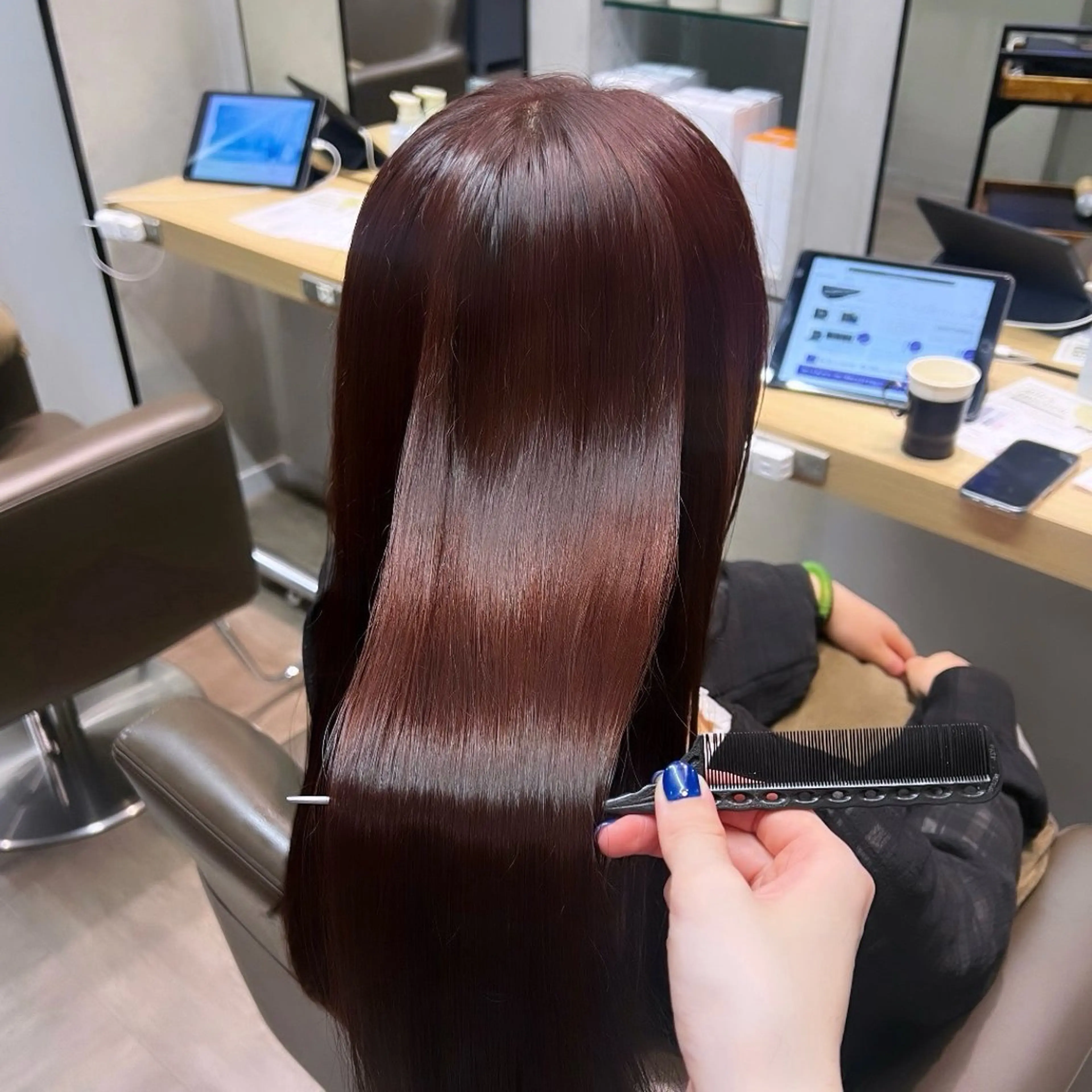 ロング 縮毛矯正 カット 縮毛矯正 トリートメント 艶暖色カラー🍒 縮毛矯正ほののヘアスタイル