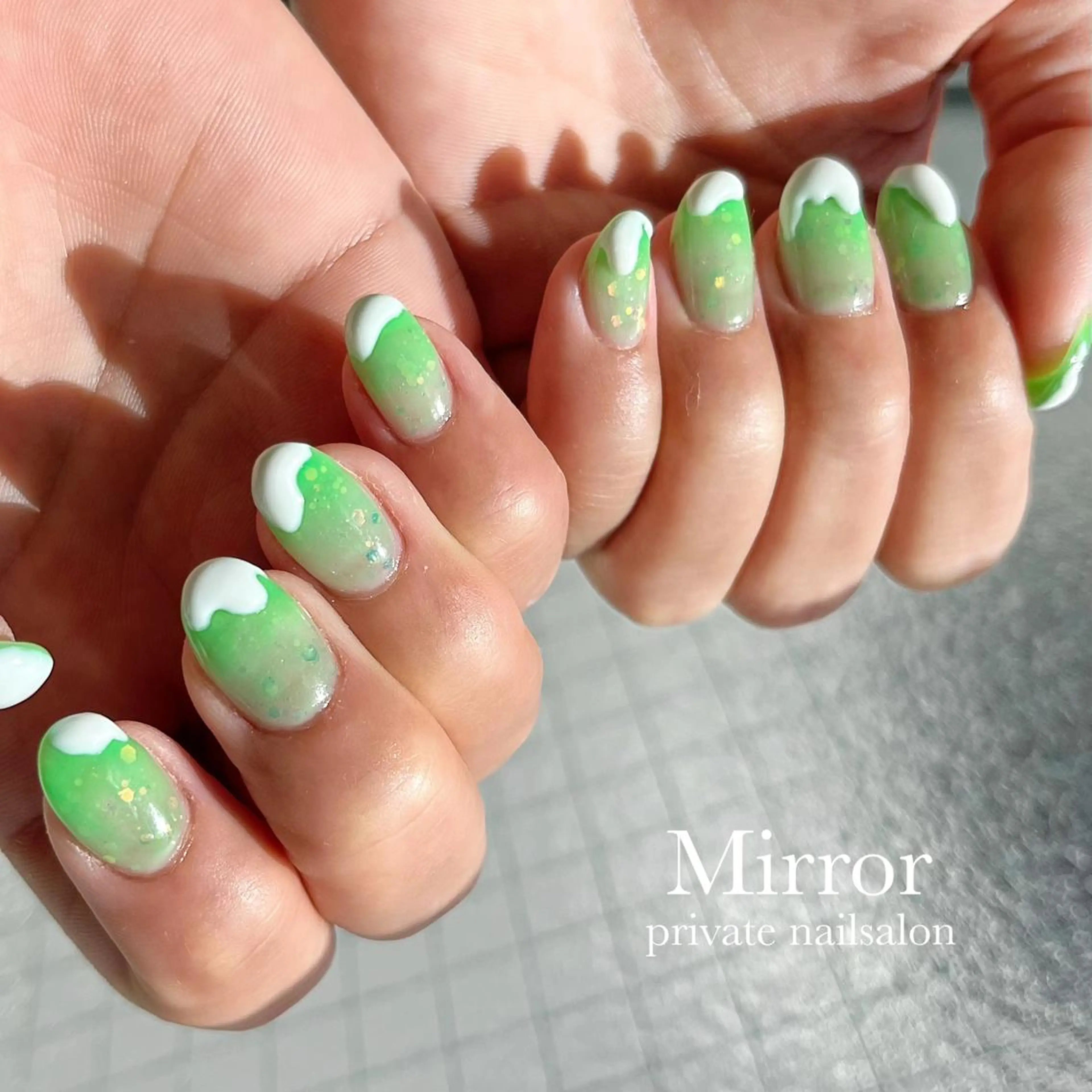 ネイル nailsalon Mirrorのネイルデザイン
