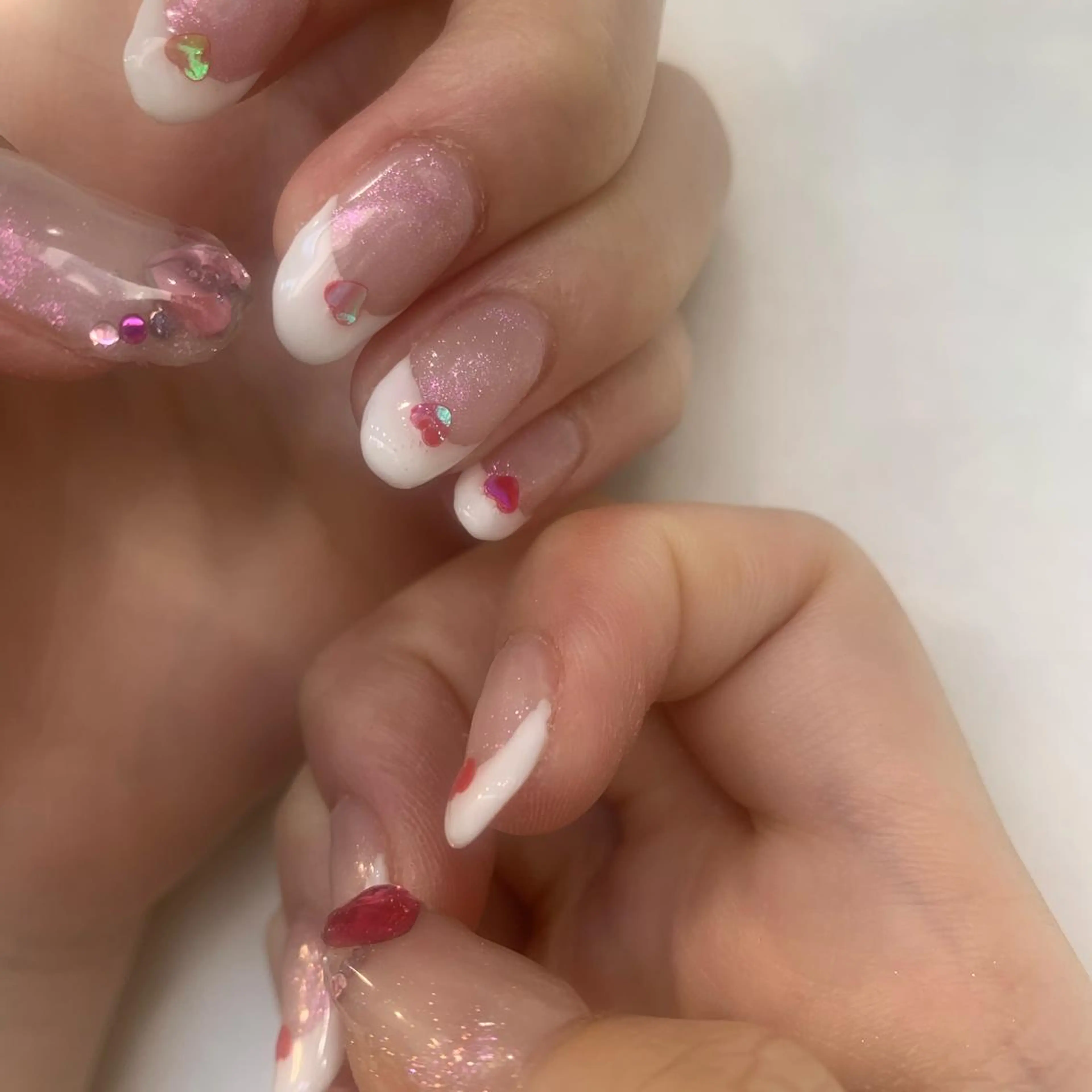 ネイル フレンチネイル ラメ(グリッター) 韓国ヘア🦋 MIYUのヘアスタイル