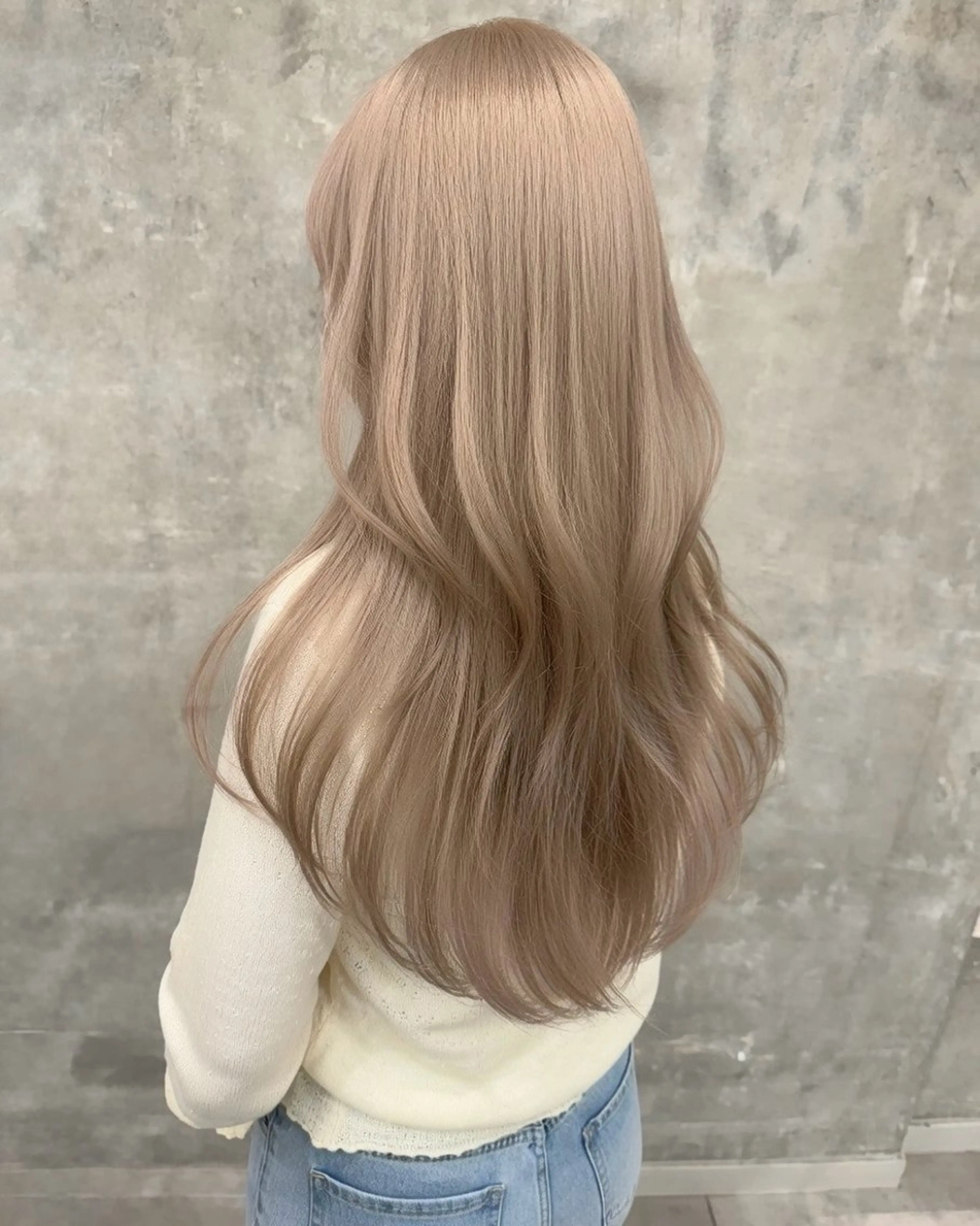 ロング カラー ヘアアレンジ ベージュカラー ブリーチ ケアブリーチ ハイトーンカラー イルミナカラー ヘアカラー ハイトーン特化🤍 浦住のヘアスタイル