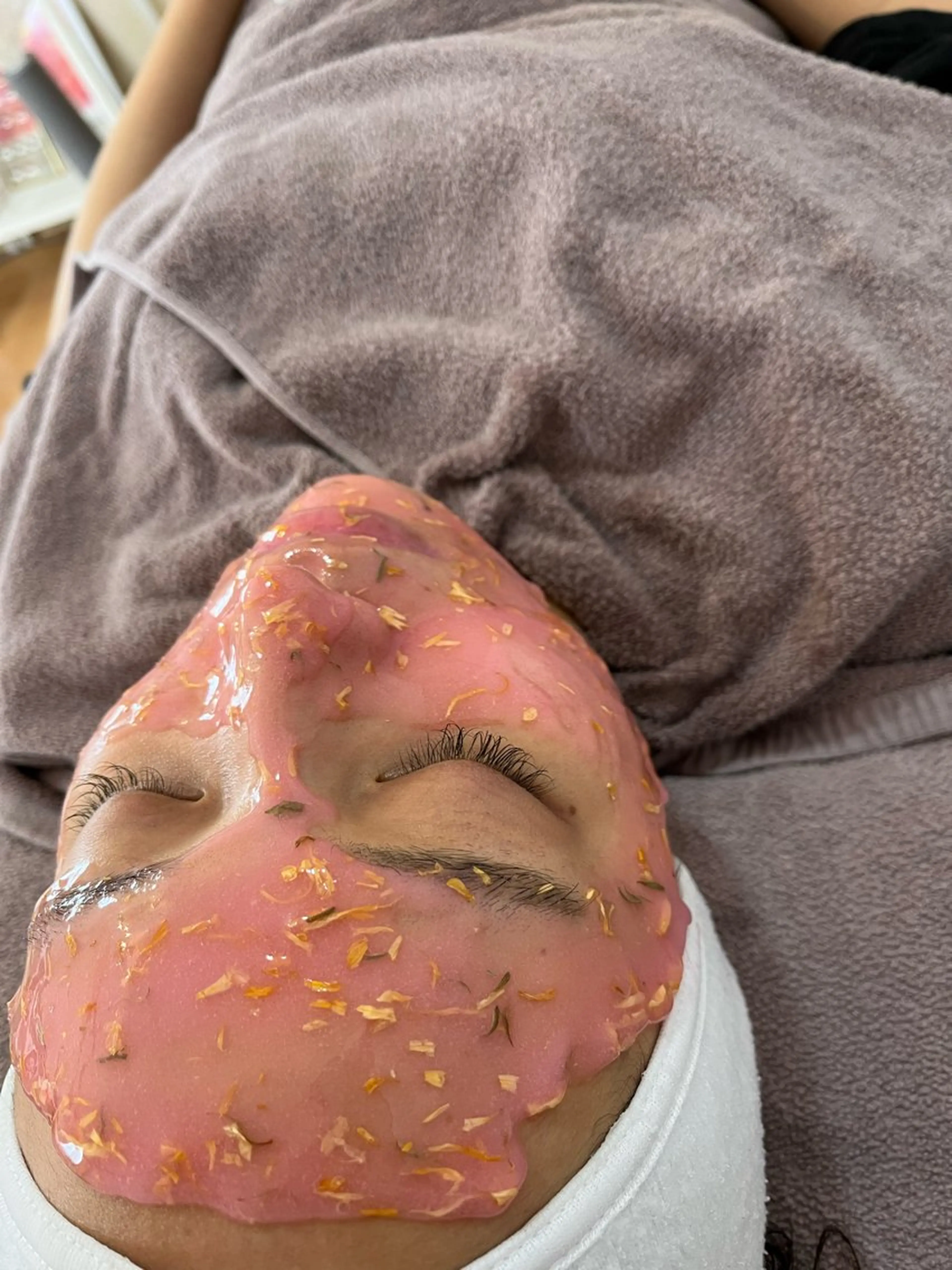 1ヶ月後も半分残る 高持続LEDエクステのマツエク・マツパデザイン