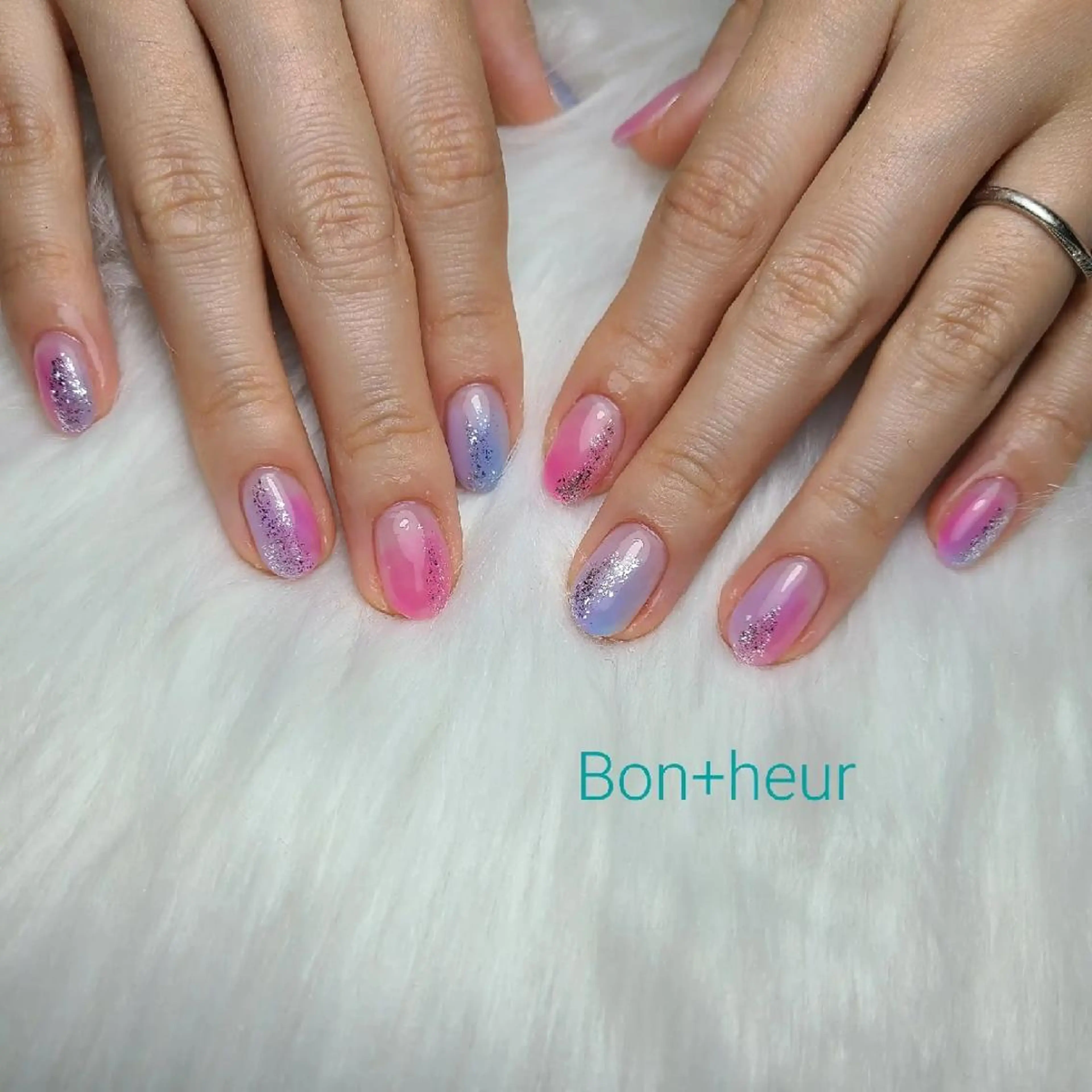 ネイル ジェルネイル ラメ(グリッター) ニュアンスネイル オフィスネイル ワンカラーネイル 宮口 紗子のネイルデザイン