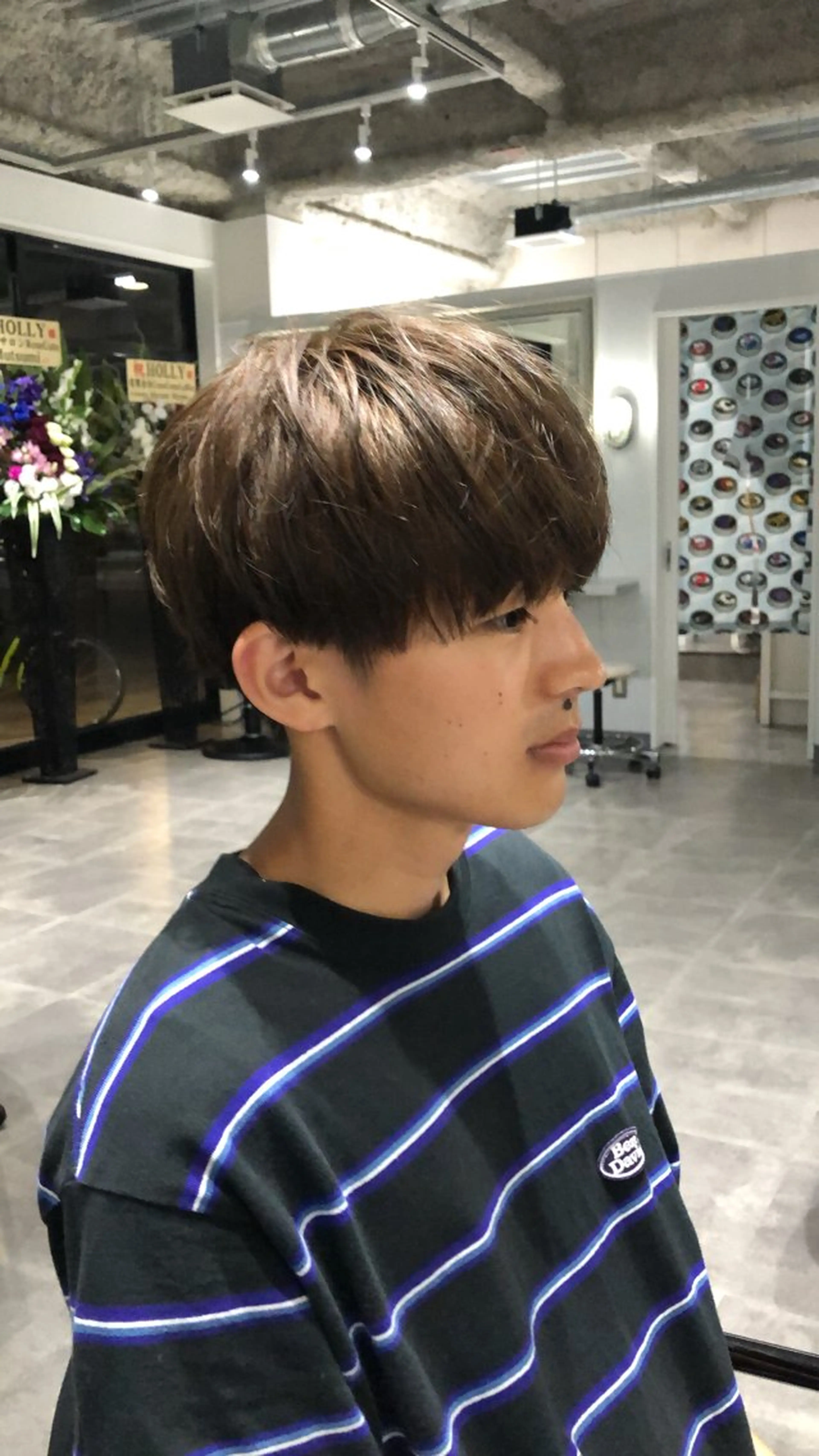 ショート カラー HOLLY 髙橋ユウキのヘアスタイル