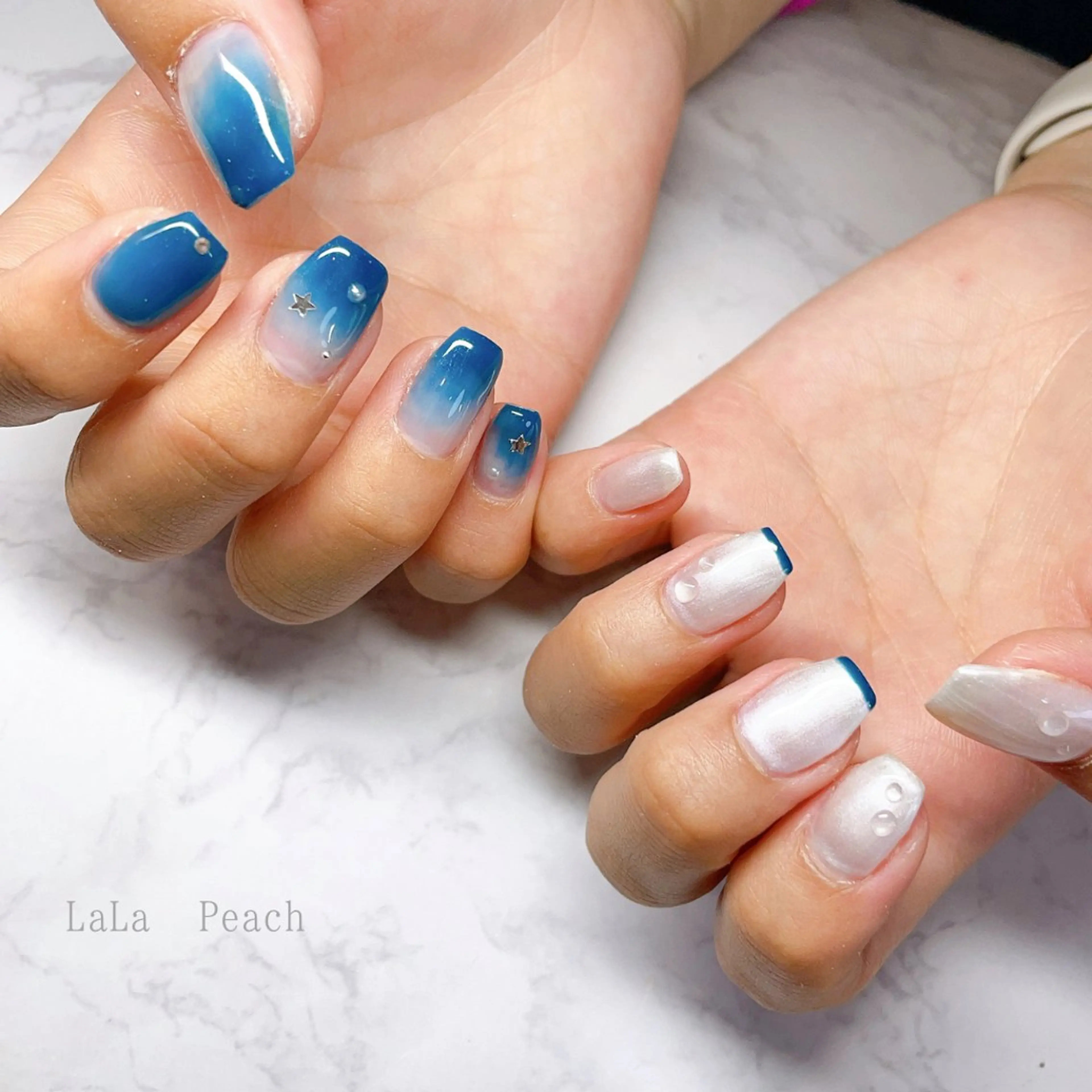 ネイル ブルー ジェルネイル グラデーション ハンドネイル LaLa Peach 福岡のマツエク・マツパデザイン