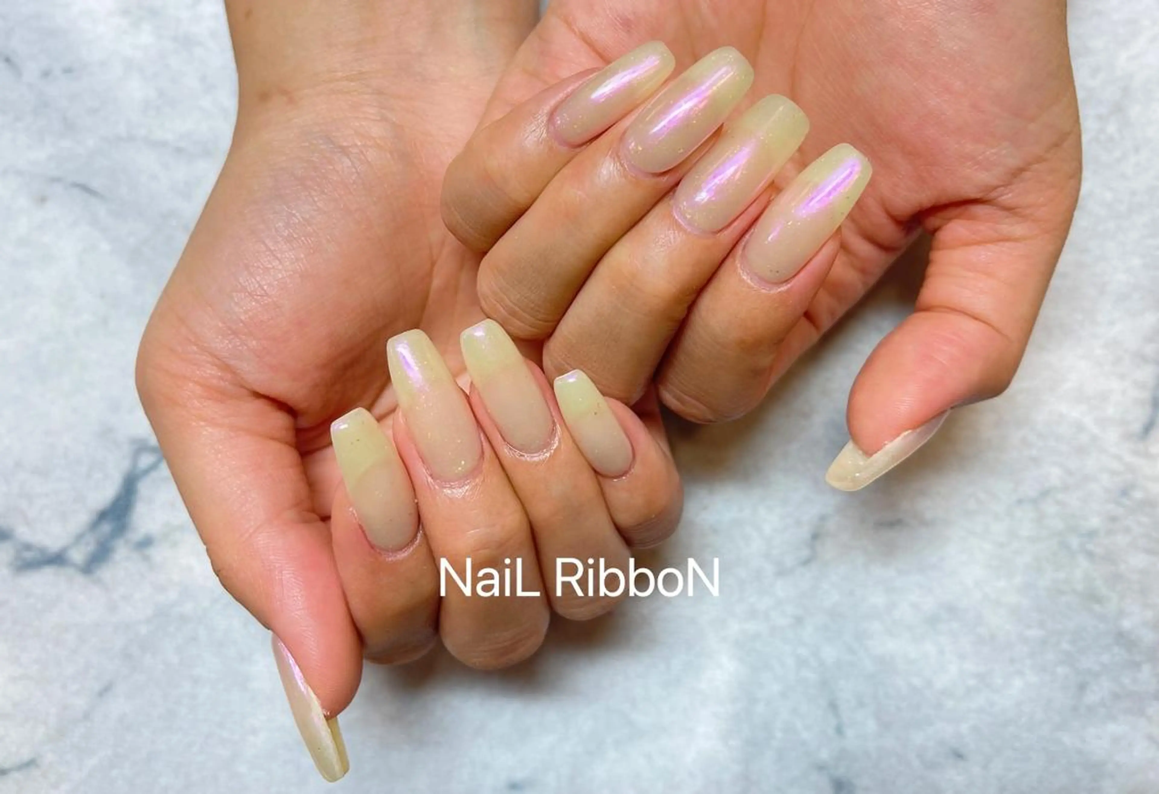 ネイル ネイルリボン 受付スタッフのネイルデザイン
