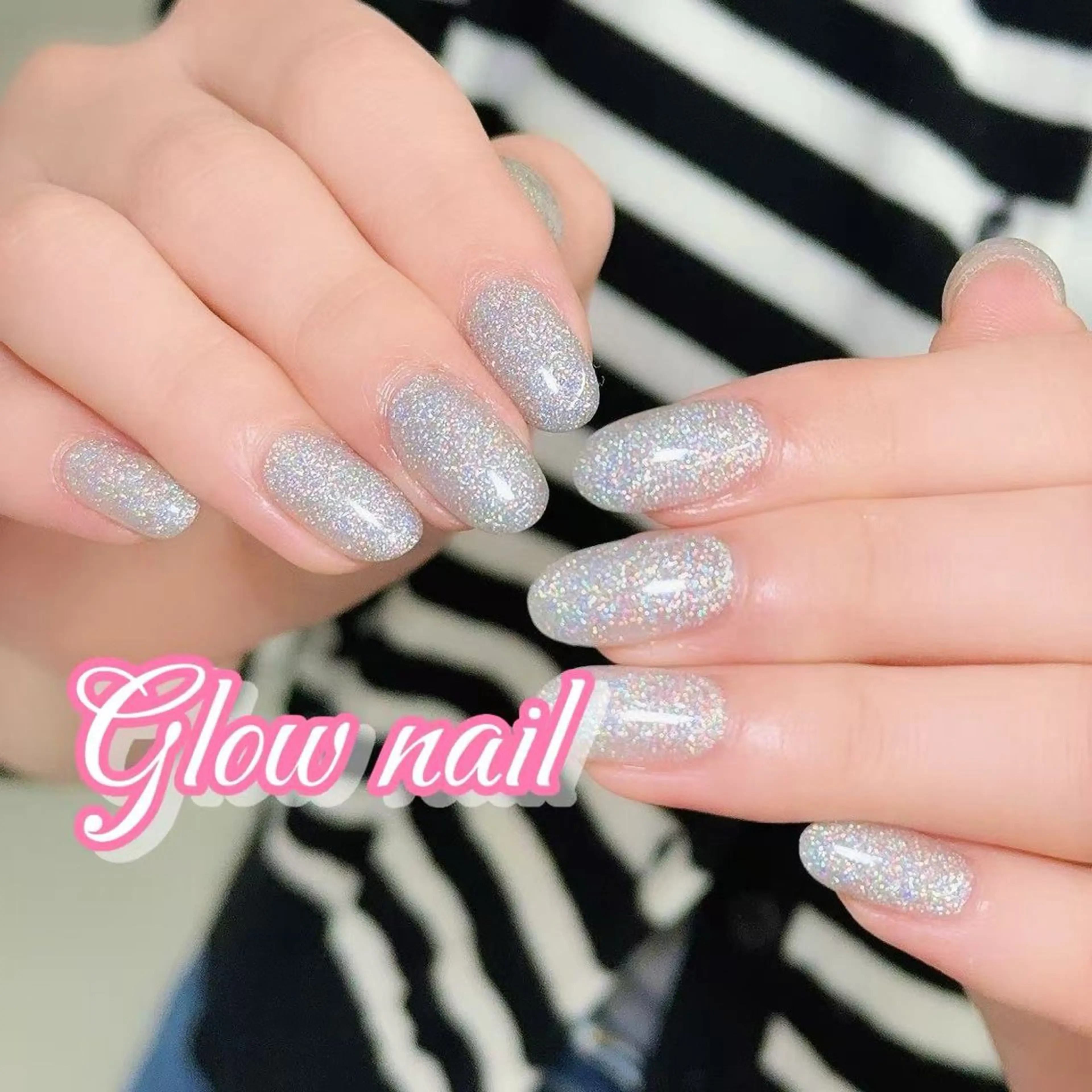 ネイル ハンドネイル グロー ネイルのネイルデザイン