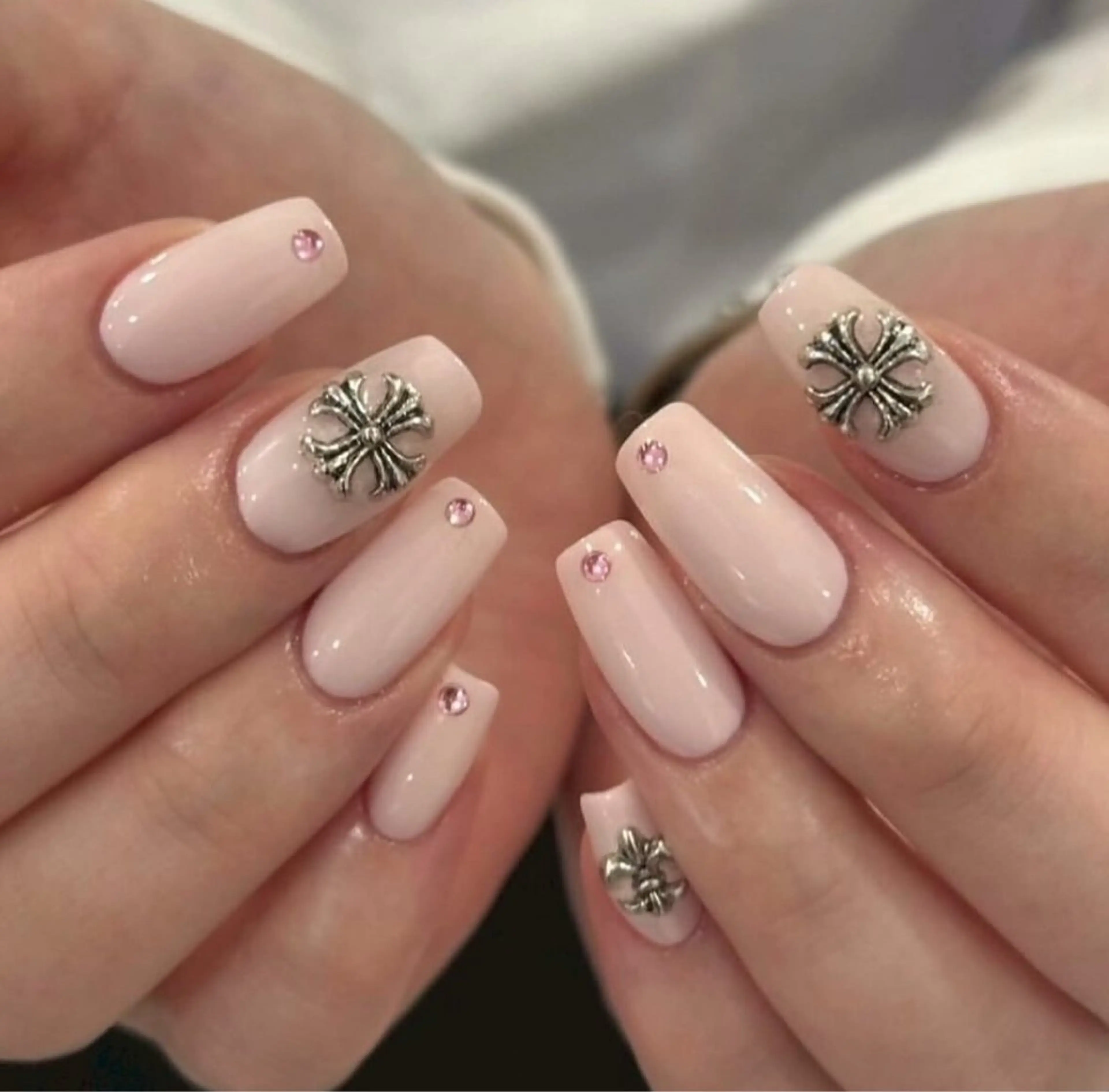 ネイル 長さ出し グラデーション キラキラネイル 韓国ネイル ラメ(グリッター) ハンドネイル ハンドケア Chisa Nail Studio所属・チ サのネイルデザイン