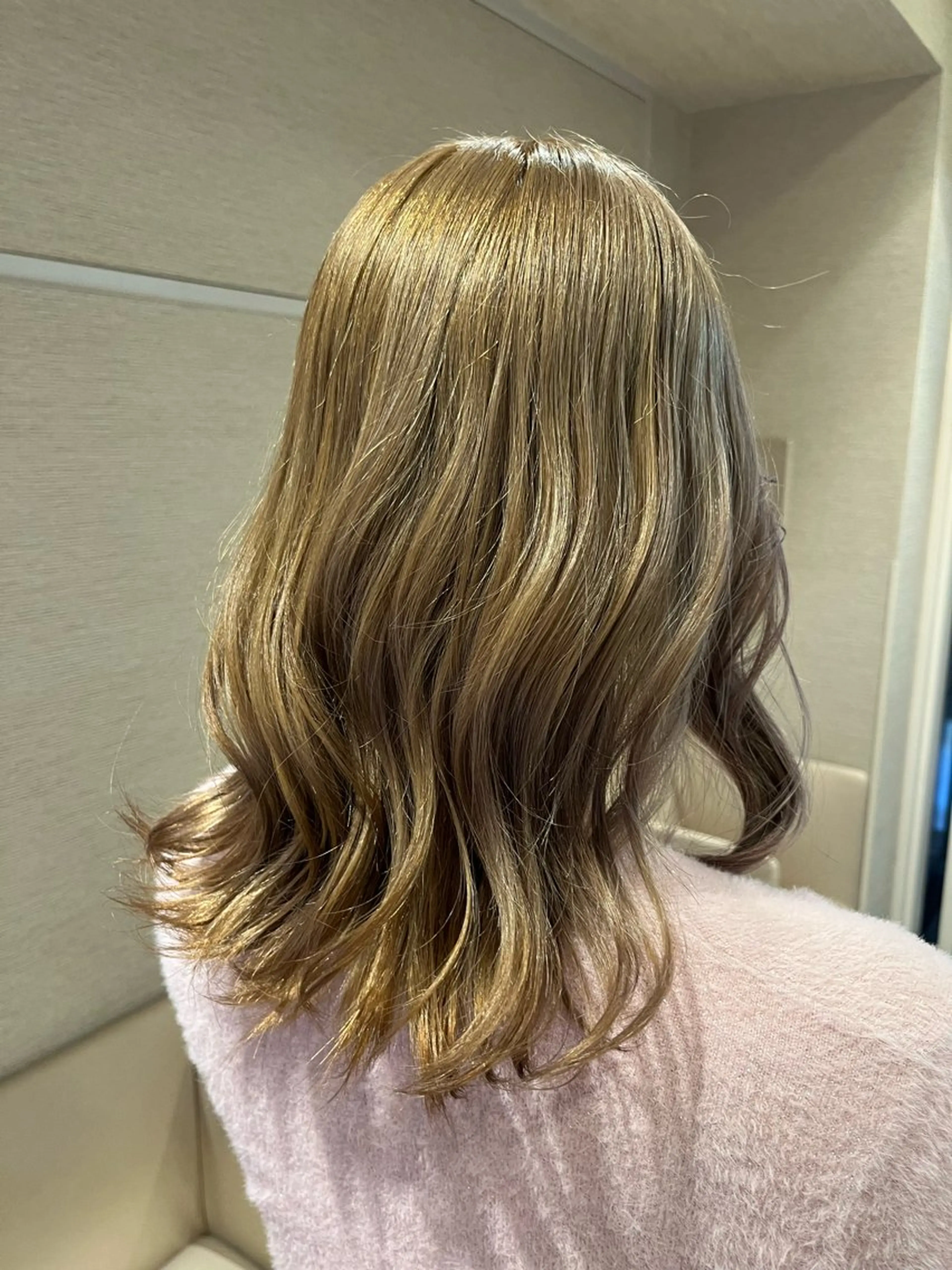 セミロング カラー ベージュカラー ブリーチ ヘナカラー ミルクティーベージュ 縮毛矯正 dogstar小林諒 レイヤー/パーマのヘアスタイル