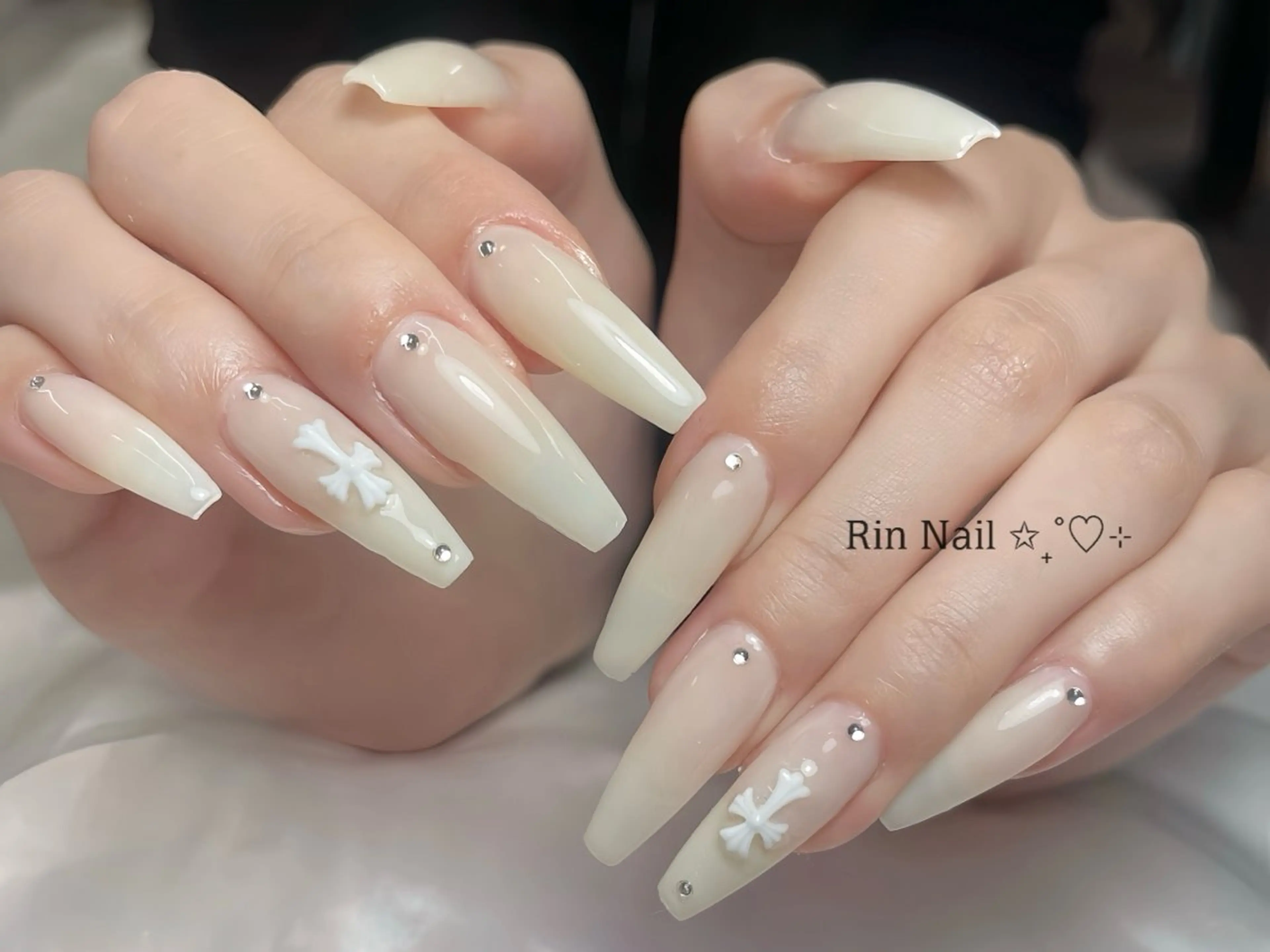 ネイル アートネイル チークネイル ジェルネイル ロングネイル マグネットネイル ハンドネイル Rin Nail 新大久保店のネイルデザイン