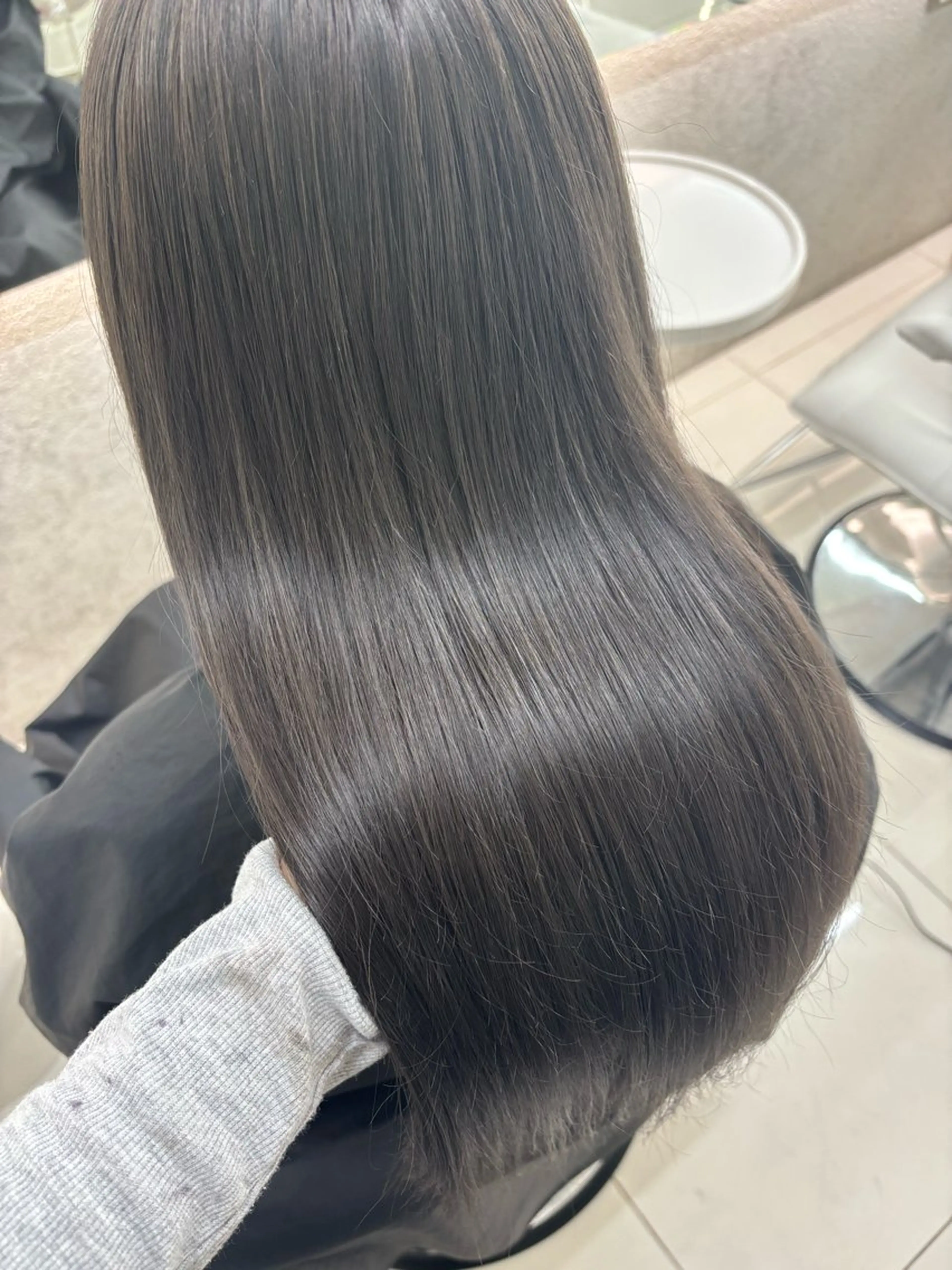 ロング カラー ヘアカラー トリートメント GAGA Hinaのヘアスタイル