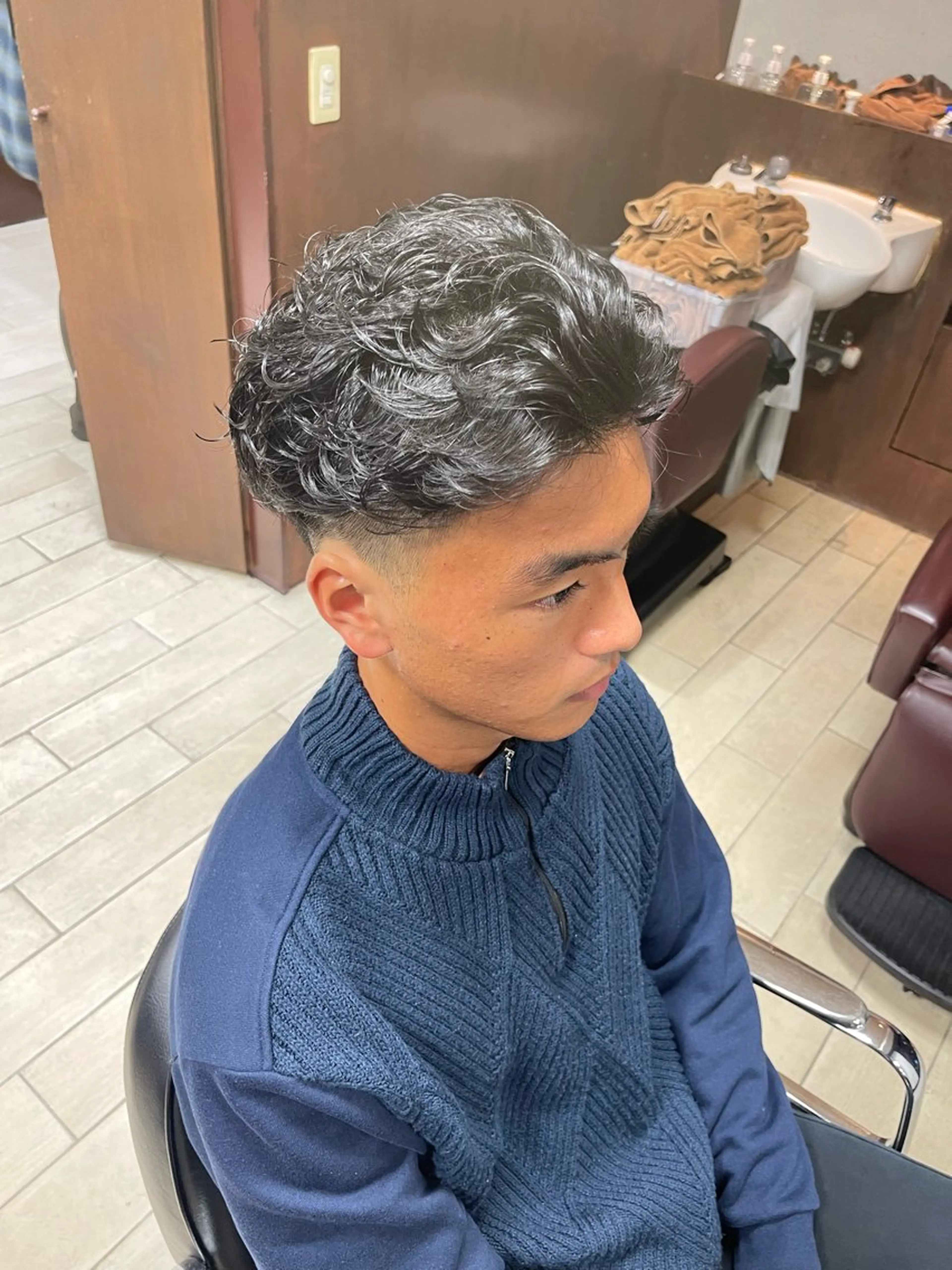 ショート パーマ メンズ 坂本 雄平のヘアスタイル