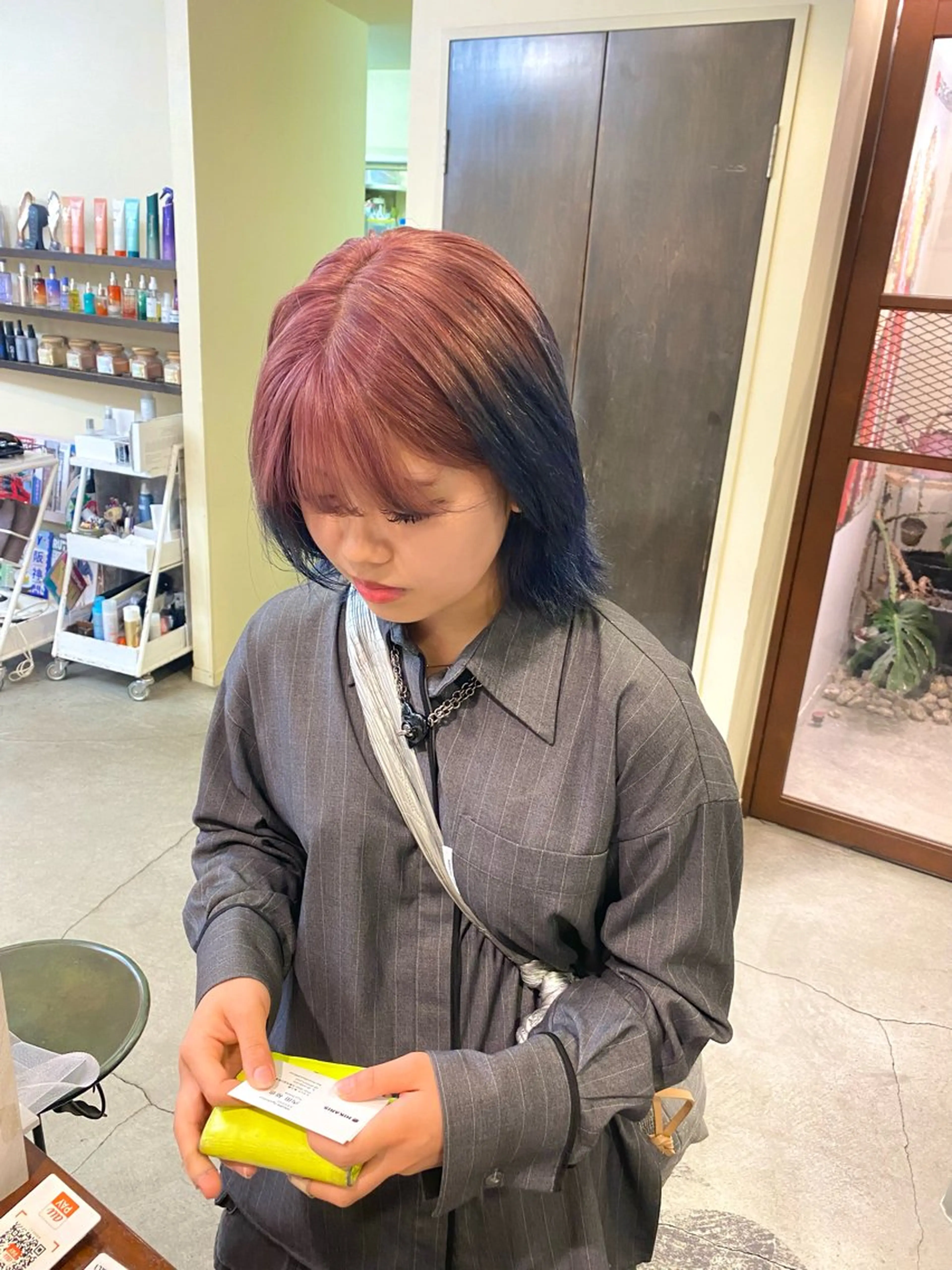 ミディアム カラー デザインカラー ネイビーカラー ピンクカラー HIKARIS 相川所属・ウチダ ユウヤのヘアスタイル