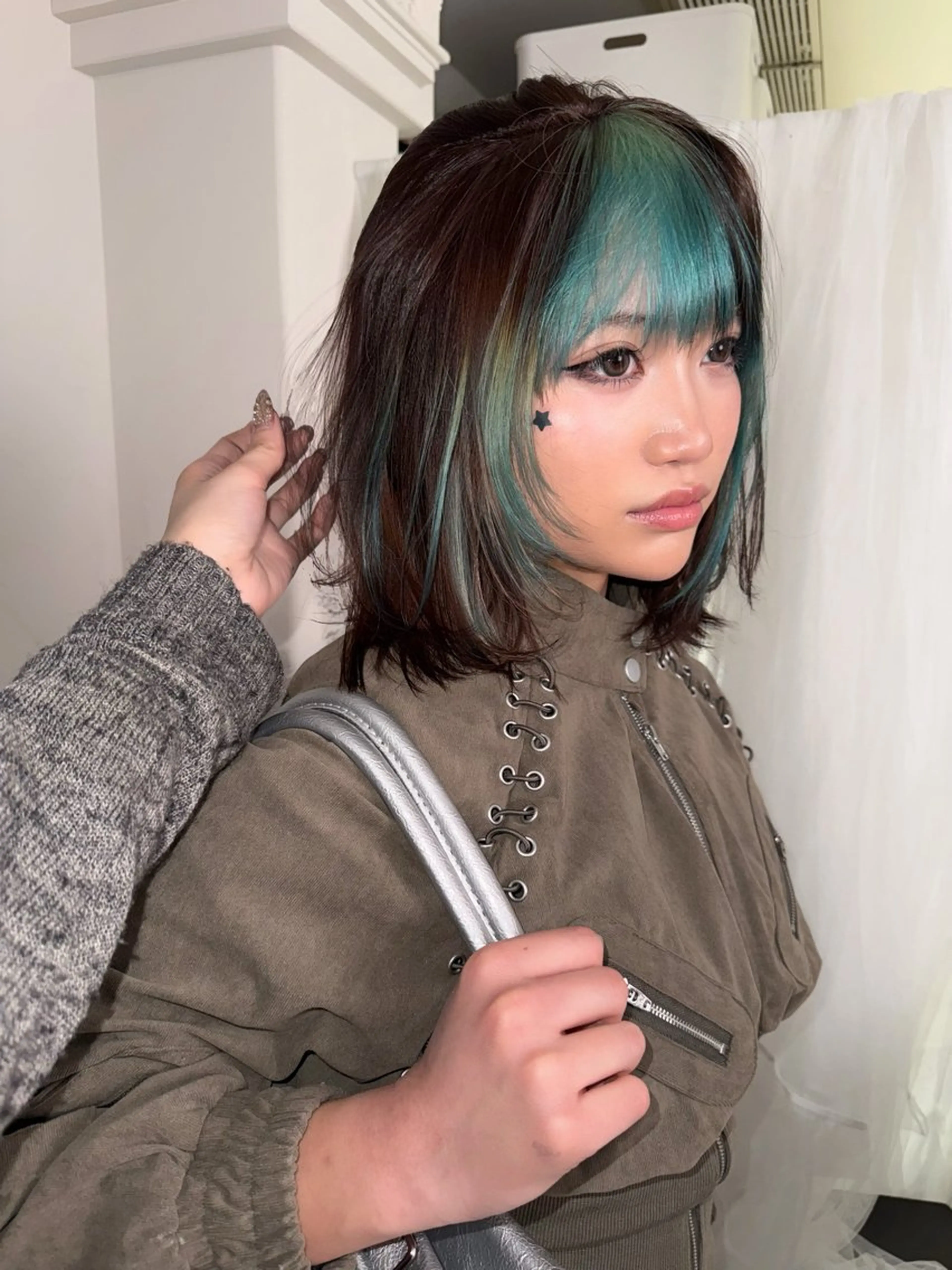 ミディアム カラー ヘアカラー トリートメント ヘッドスパ ヘアセット HARUNA/原宿/ デザイン/カットのヘアスタイル