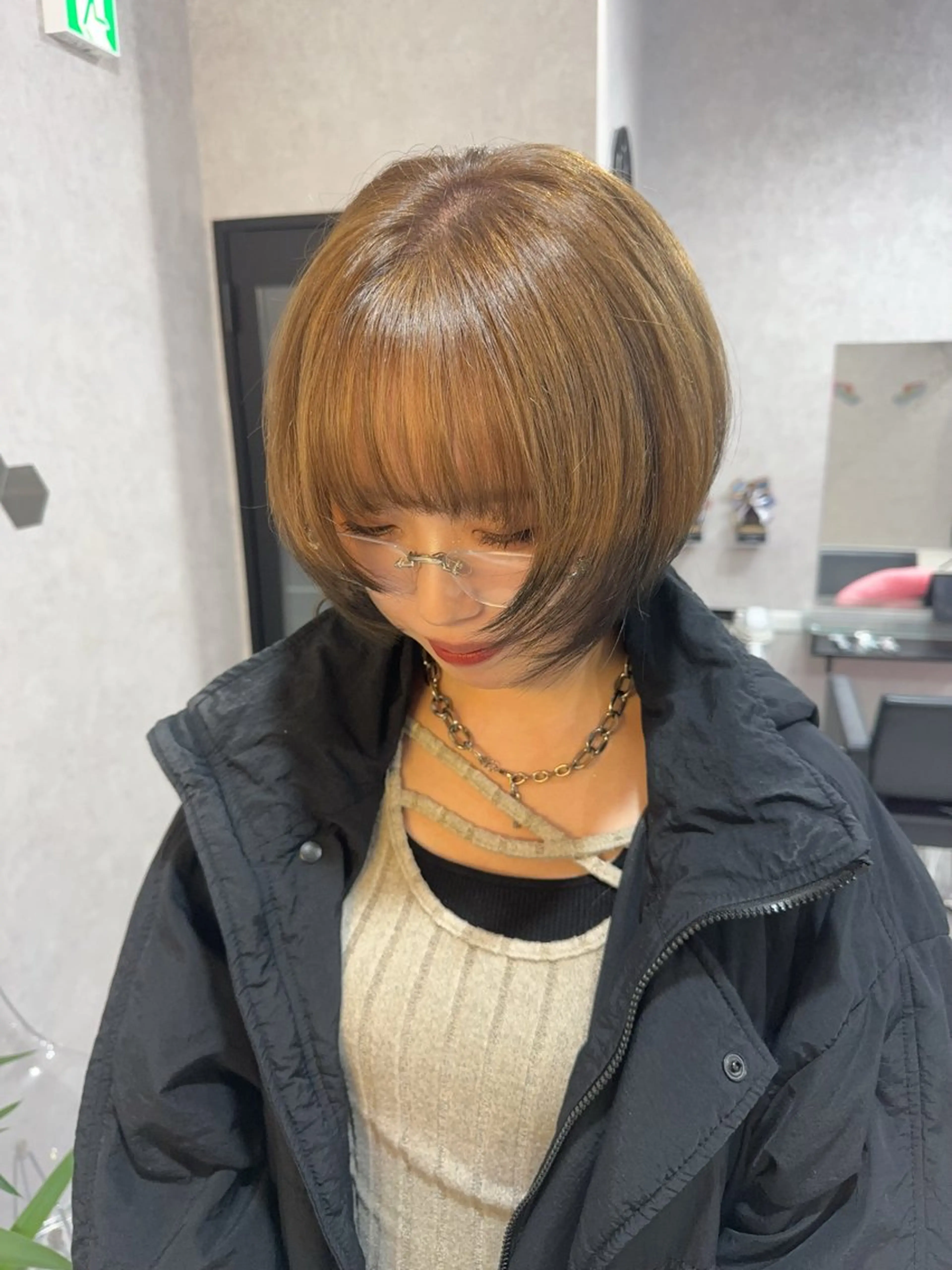 ショート カラー 黒髪 ショートヘア ウルフカット カット ヘアカラー トリートメント 韓国ヘアー🦄ྀི オタク美容師🌈山本のヘアスタイル