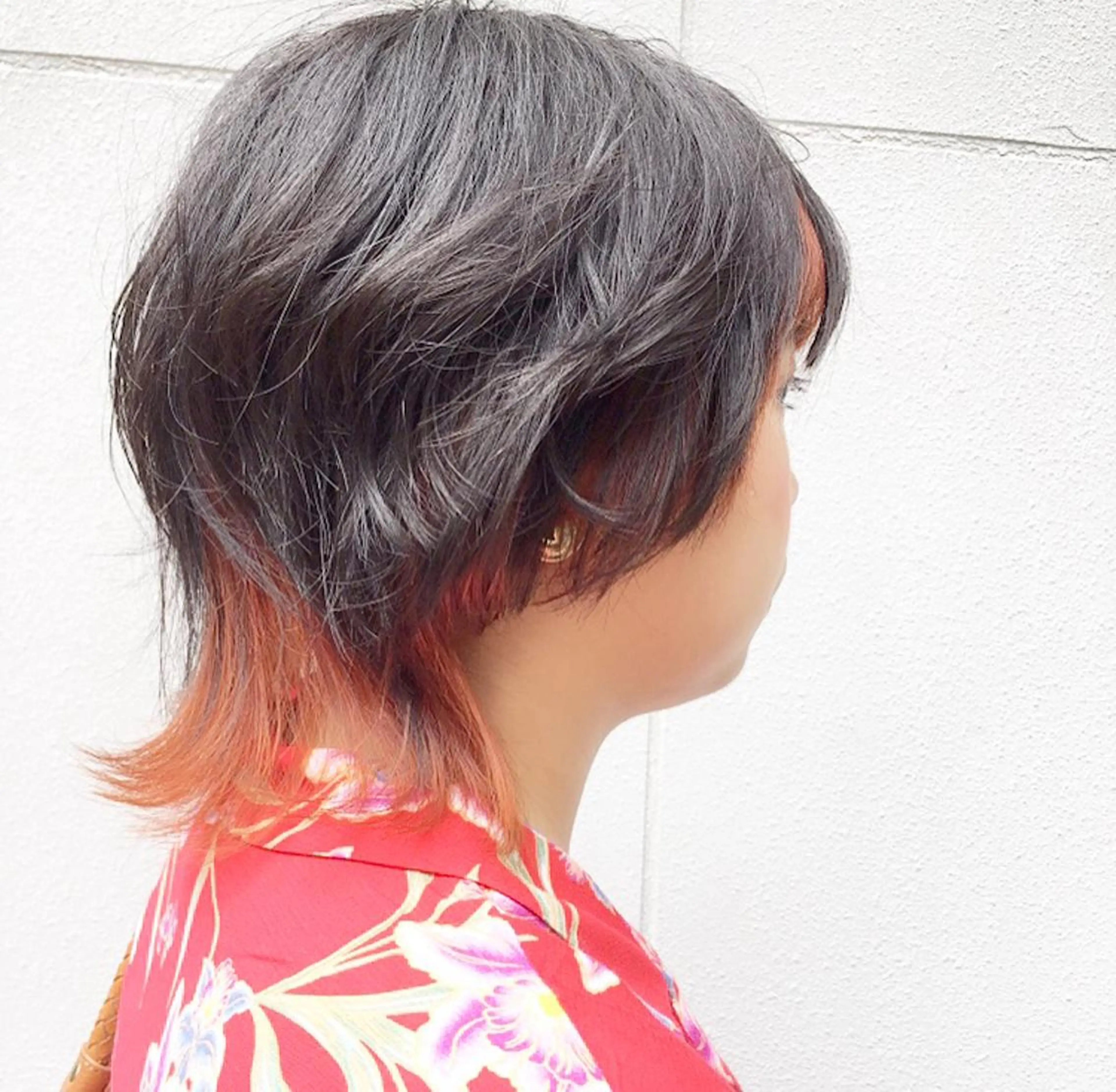 ミディアム カラー ブリーチ、パーマ 西部笑のヘアスタイル