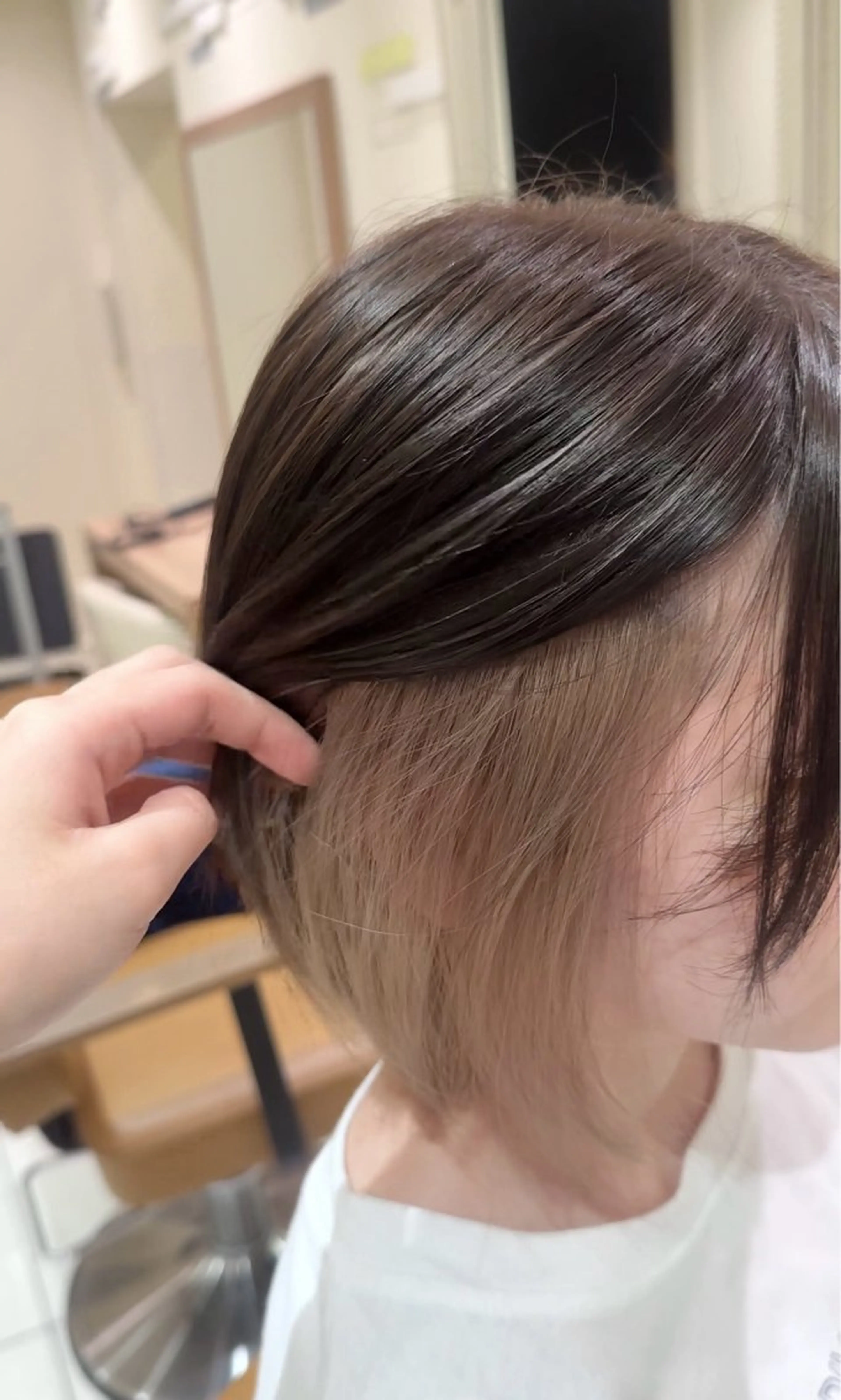 ショート カラー レイヤーカット🪽 𝐼𝐾𝑈𝑀𝐼のヘアスタイル