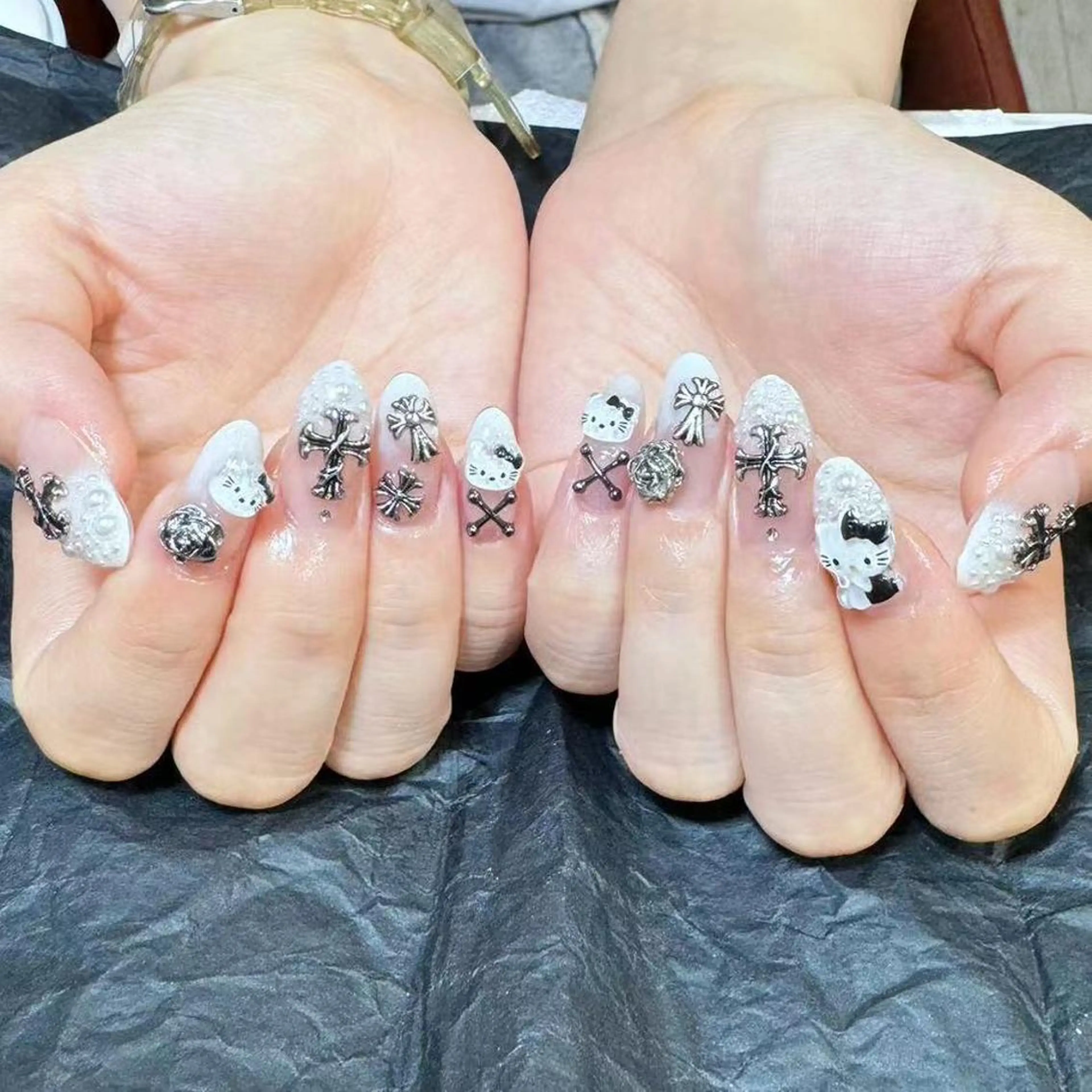 ネイル アートネイル オーロラネイル フラッシュネイル ガーリー キラキラネイル ハンドネイル Diamond NAIL💝のネイルデザイン