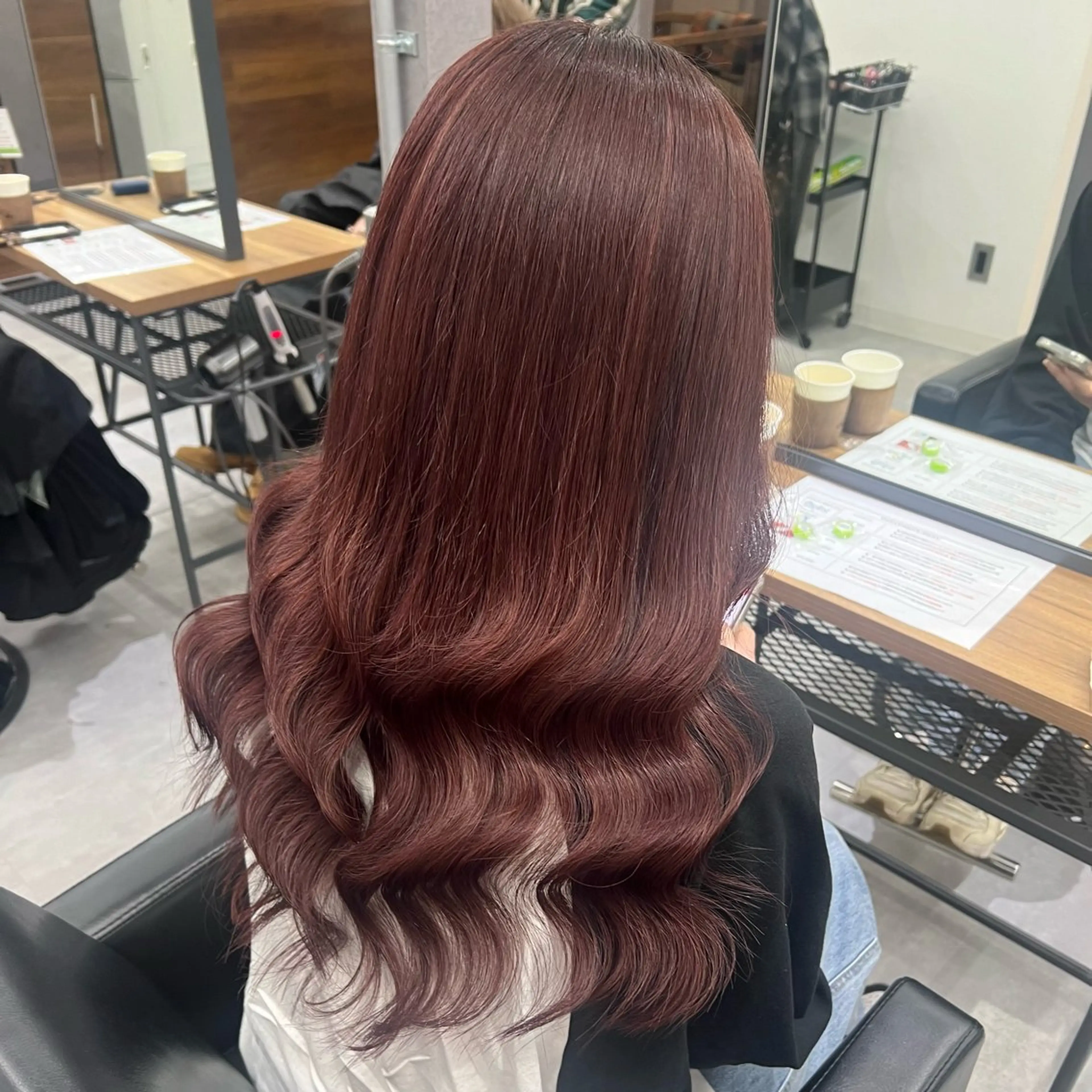 ロング カラー シールエクステ ボルドーカラー ブラウンカラー レッドカラー エクステ いろあそび所属・ショート/ウルフ カットモデル募集のヘアスタイル