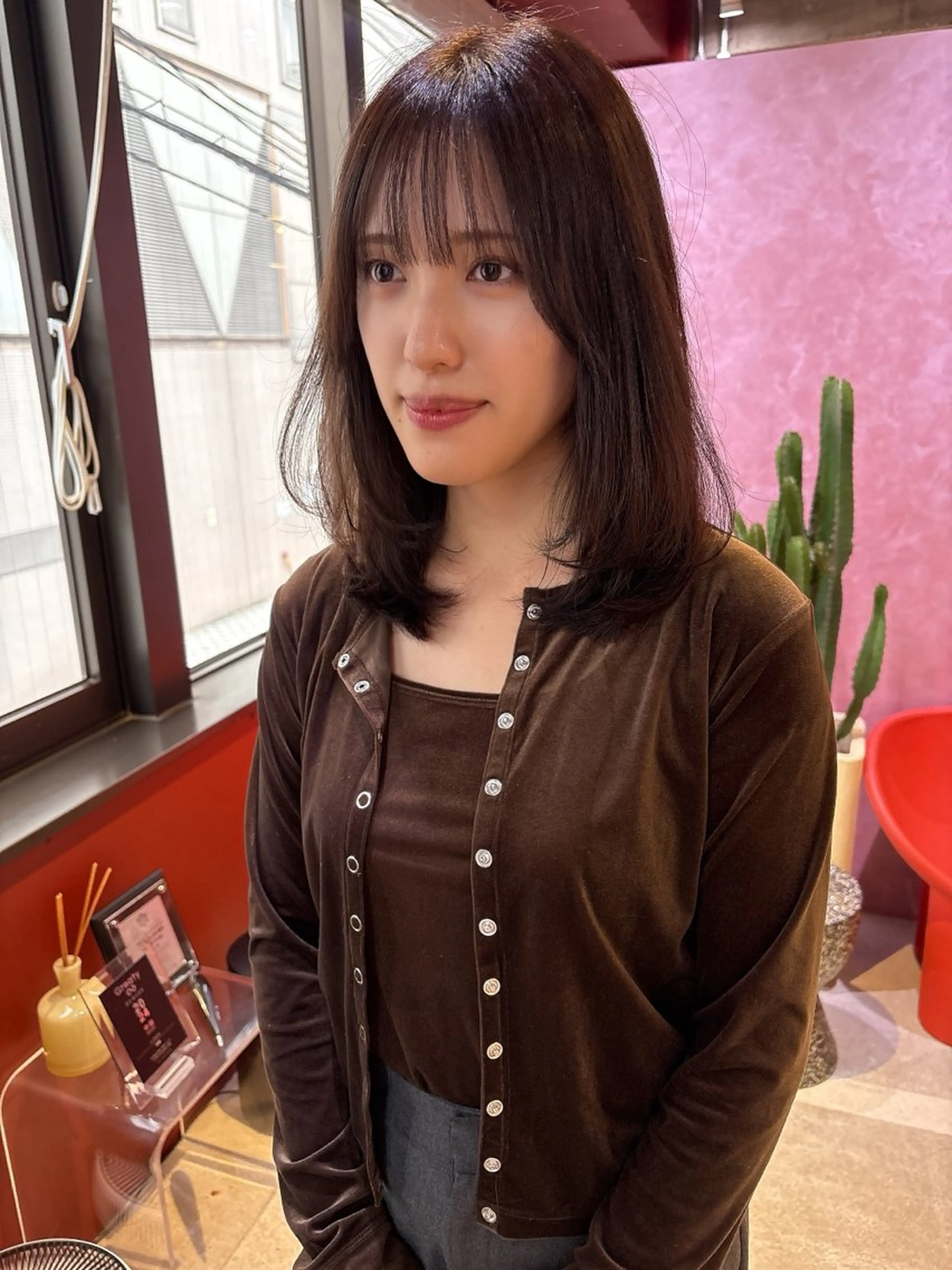 🦋うねりが強い顔周り前髪ストレート＋カラー🦋の写真